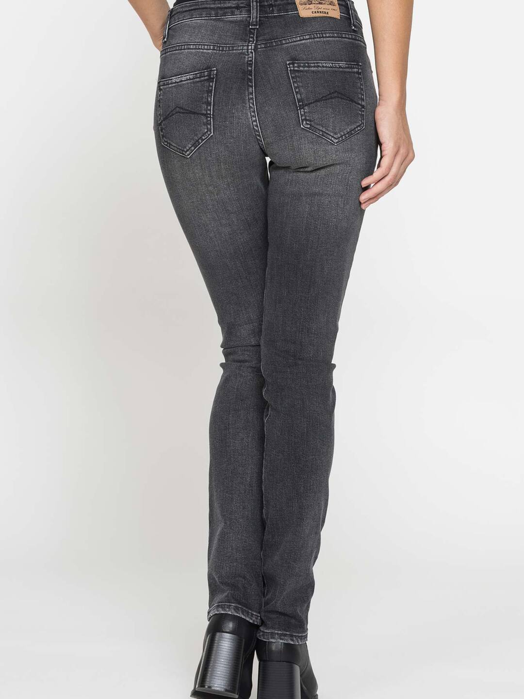 Toraytirilgan ayollar jinsilari Carrera Jeans, Italiya