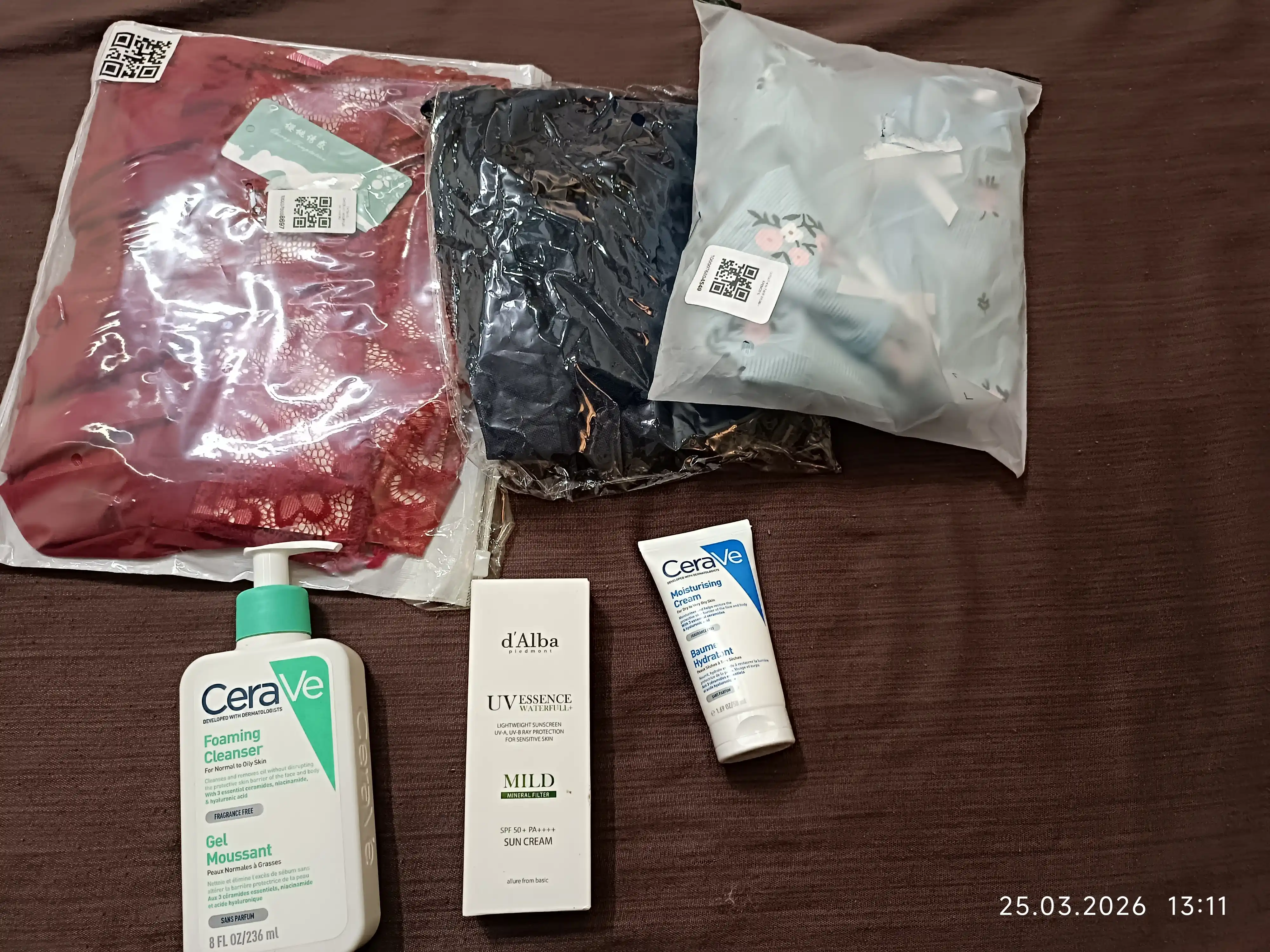 Quyoshdan himoya qiluvchi krem-essensiya SPF 50+ PA++++, sezgir teri uchun