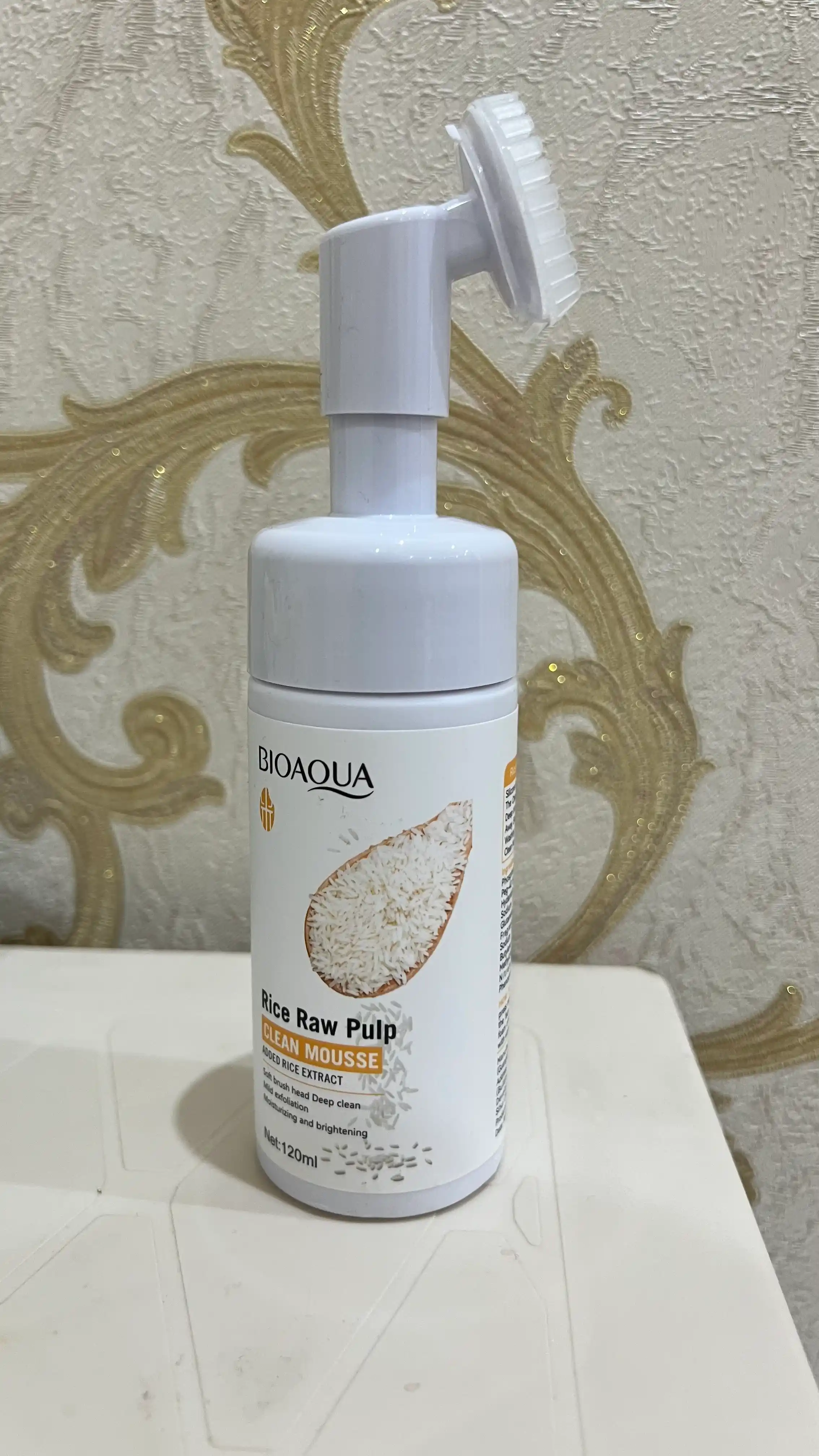 BIOAQUA yuz yuvish ko‘pigi (muss) guruch ekstrakti bilan, silikon cho‘tkali, 120 ml
