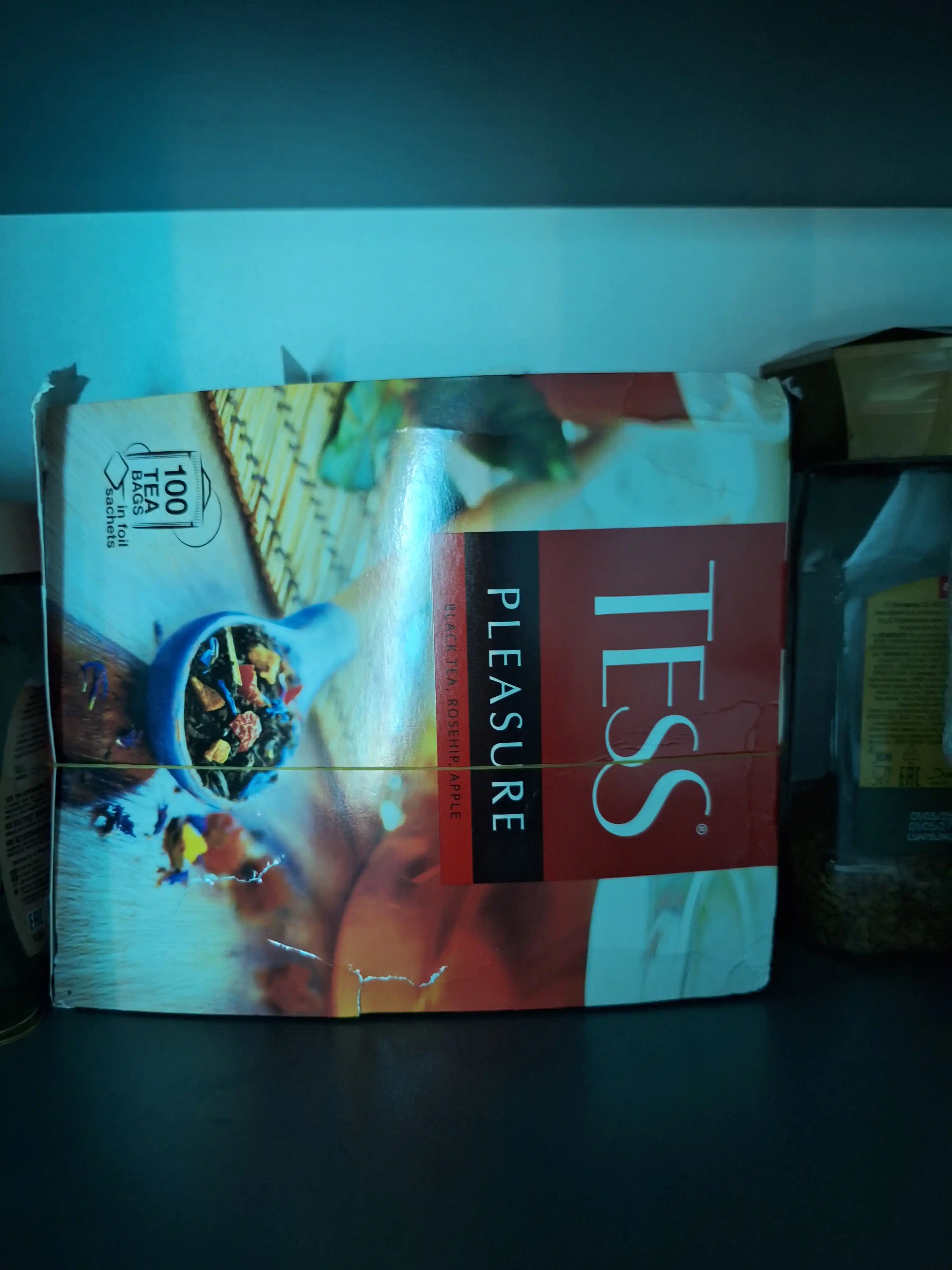 Qora choy Tess Pleasure, namatak olma, 100 ta paketcha