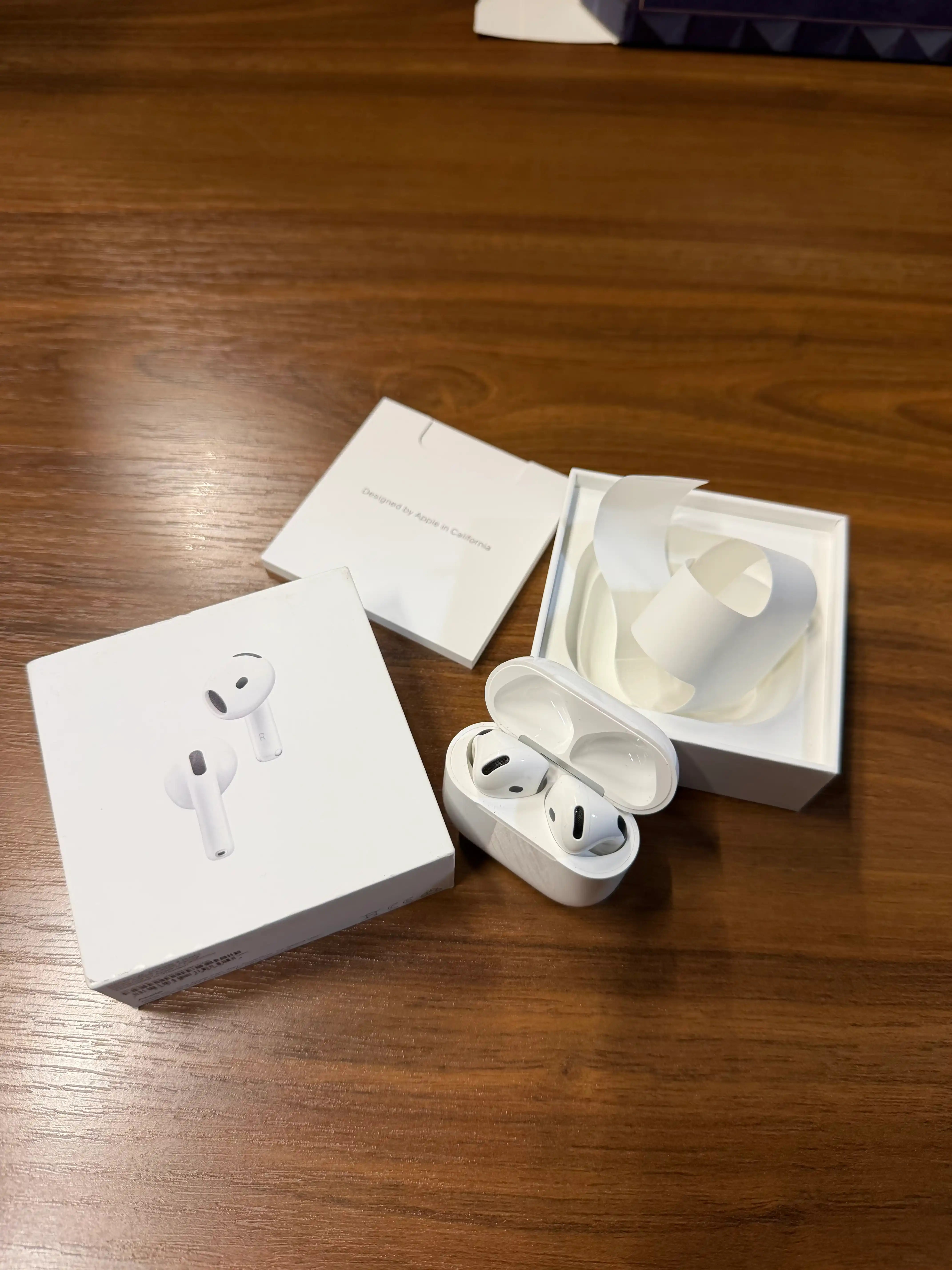 Беспроводные наушники Apple AirPods 4 / 4 ANC с шумоподавлением