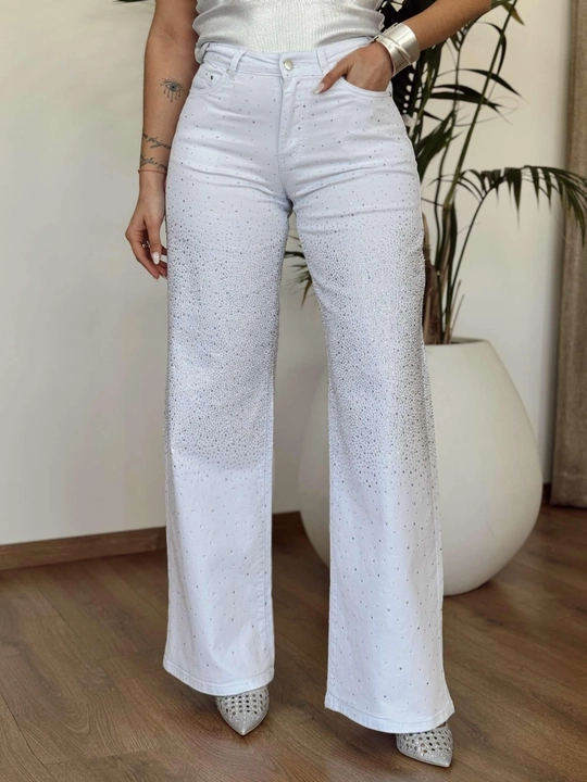 Ayollar uchun keng shim (wide leg) strazali, yuqori bel, oq jinsilar