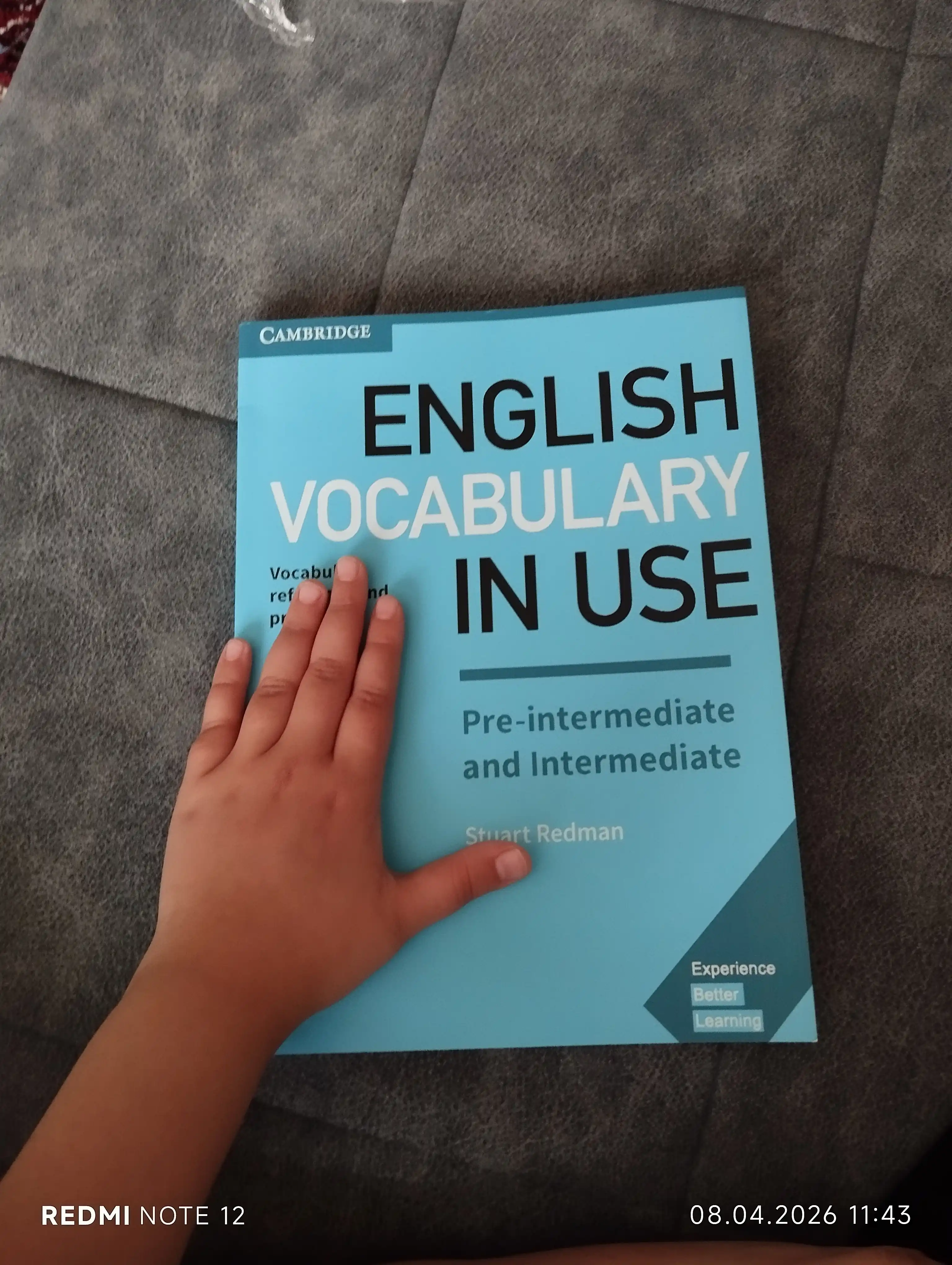 English Vocabulary in Use (A4 Format)