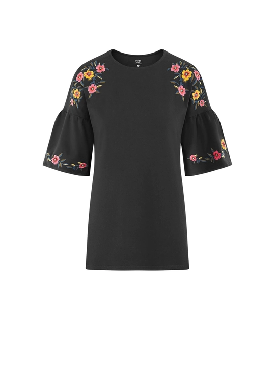 "Floral Style" kashta tikilgan ayollar futbolkasi