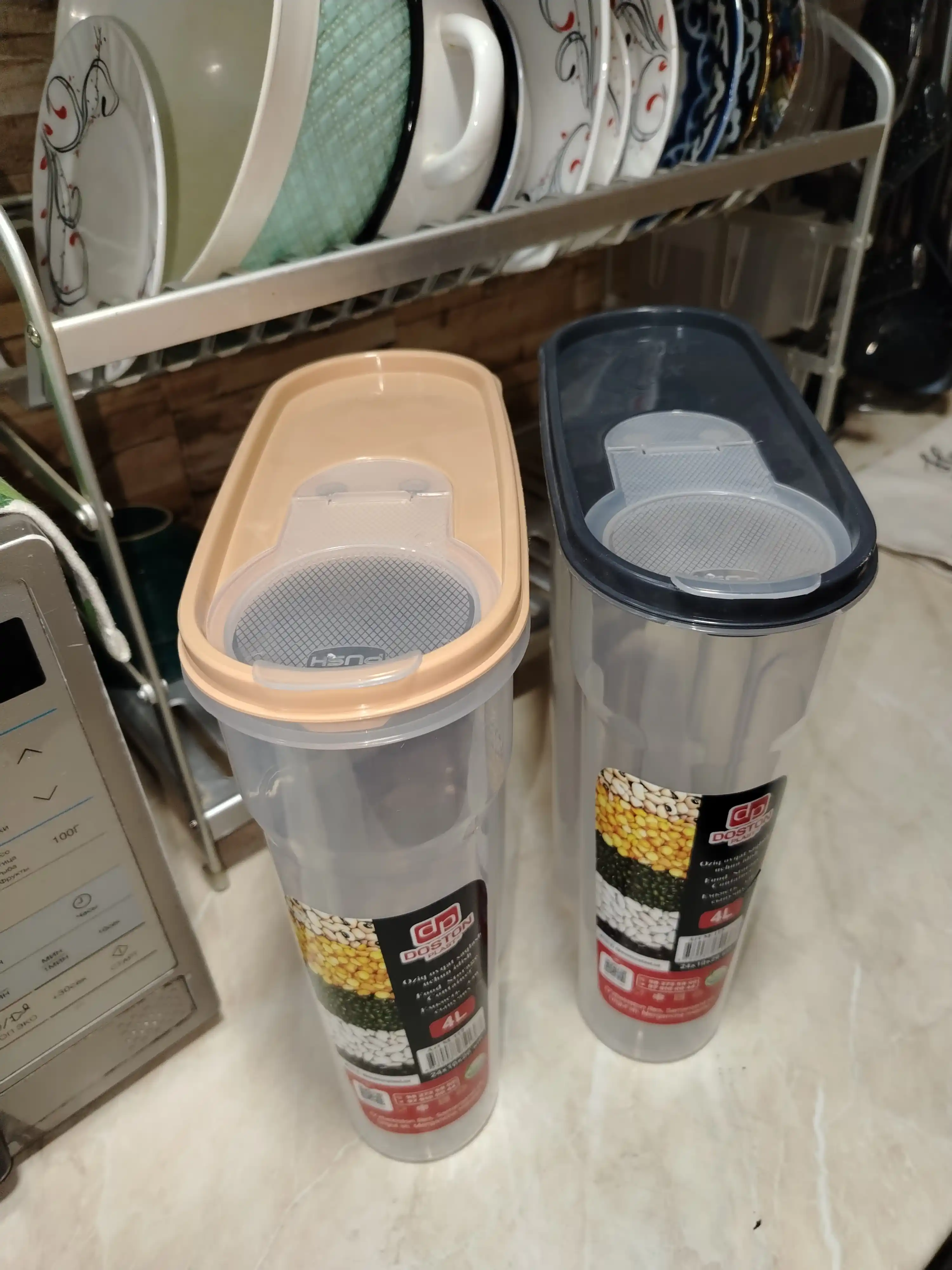 Sochiluvchan mahsulotlarni (krup) saqlash uchun plastik, qopqoqli konteyner