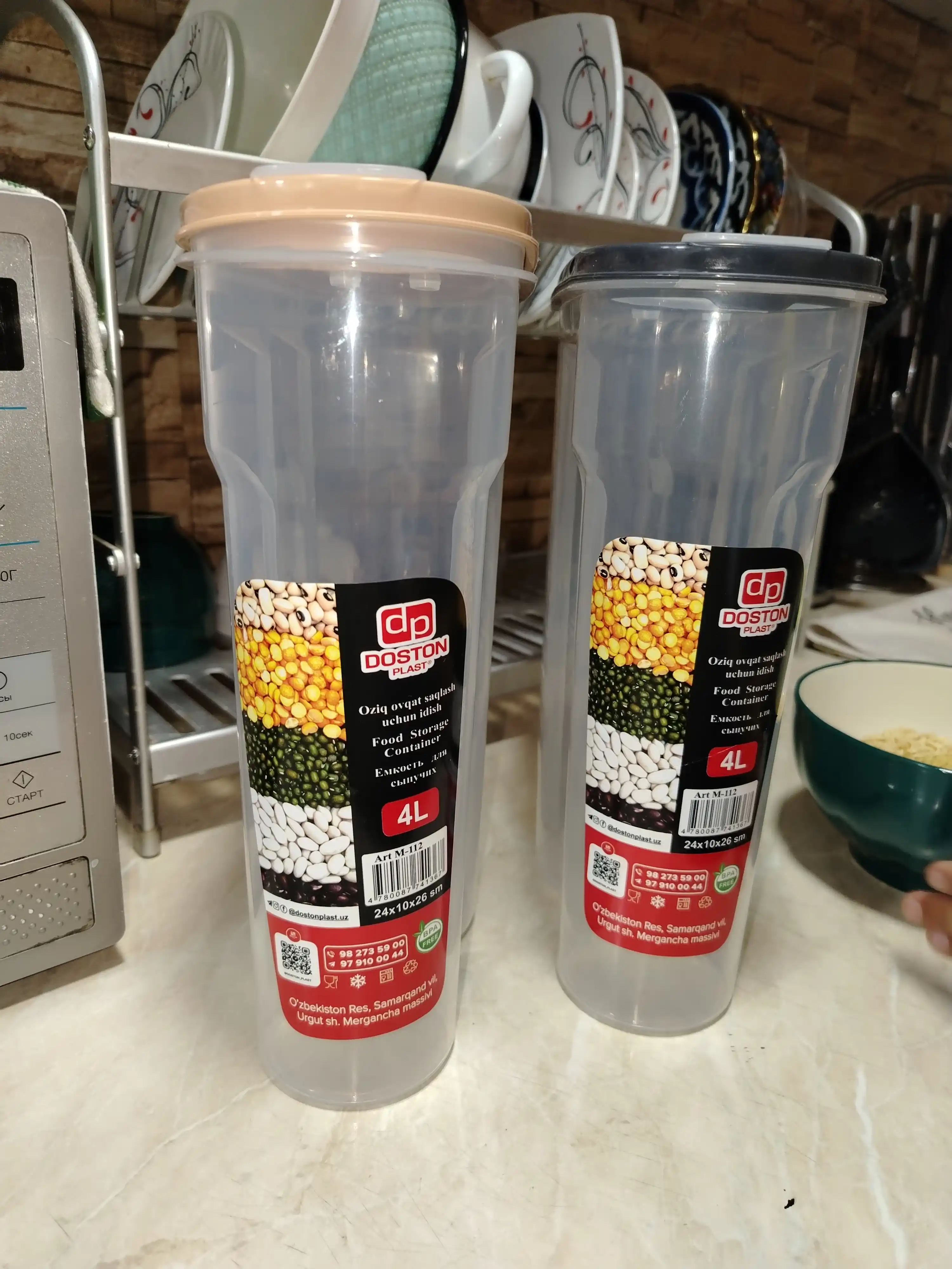 Sochiluvchan mahsulotlarni (krup) saqlash uchun plastik, qopqoqli konteyner