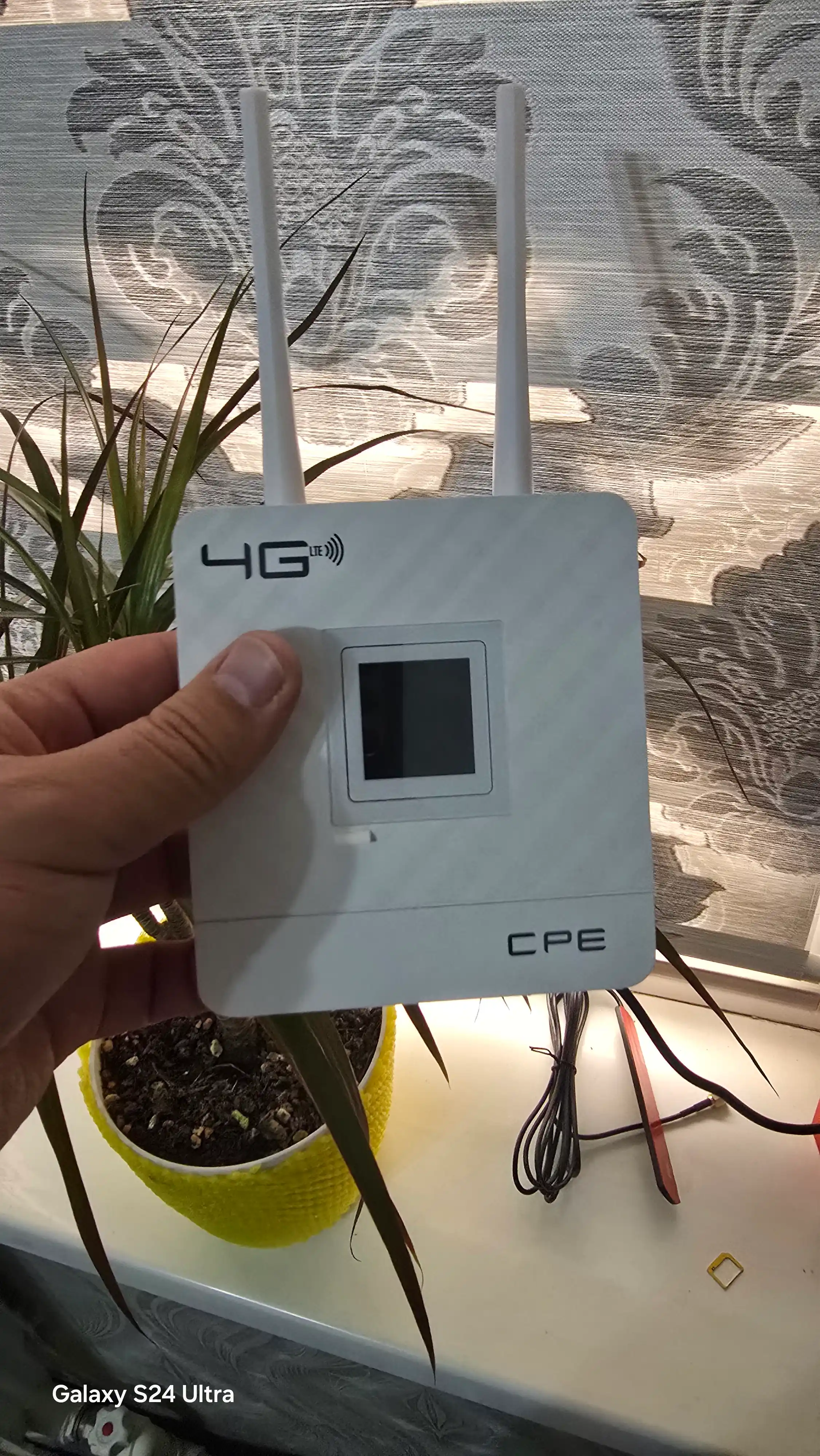 4G LTE WiFi router CPE tashqi antenna 2 m bilan, tezlik 300 Mbit/s gacha, SIM