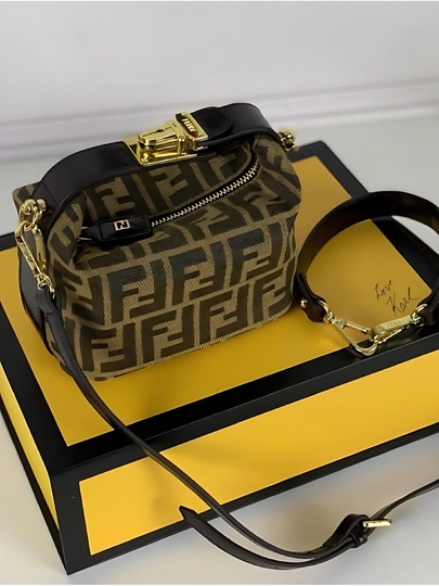 Женская сумка - модель FENDI ROMA, через плечо, + подарочная коробка, для документов