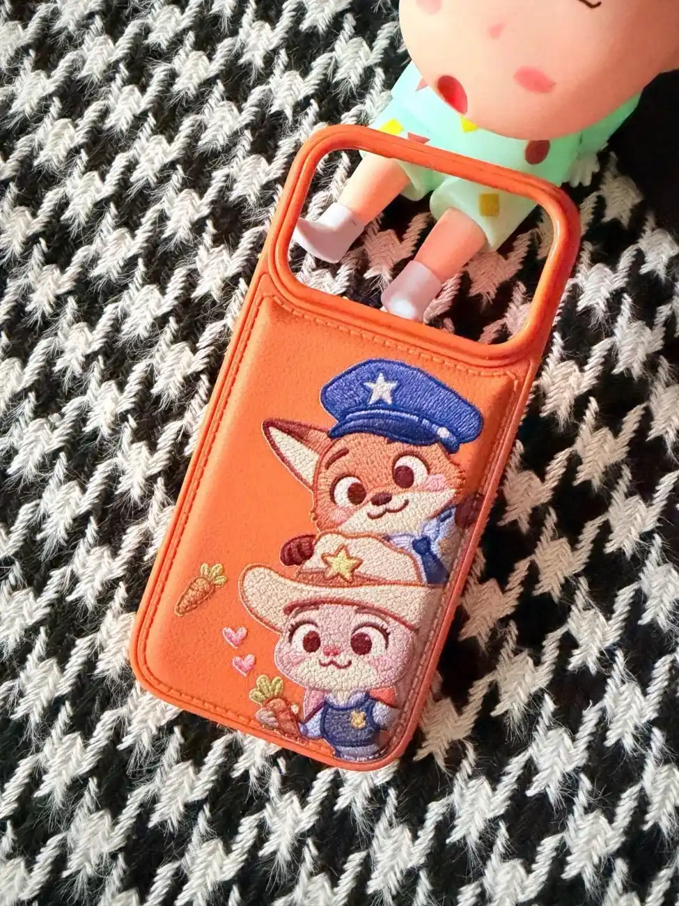Чехол в стиле Zootopia — для iPhone 15, 16, 17 Pro Max