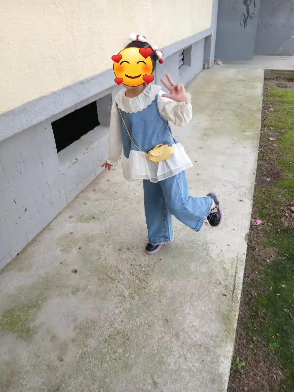 Qizlar uchun nafis jinsi shim to‘plami, uchlik va sumkacha