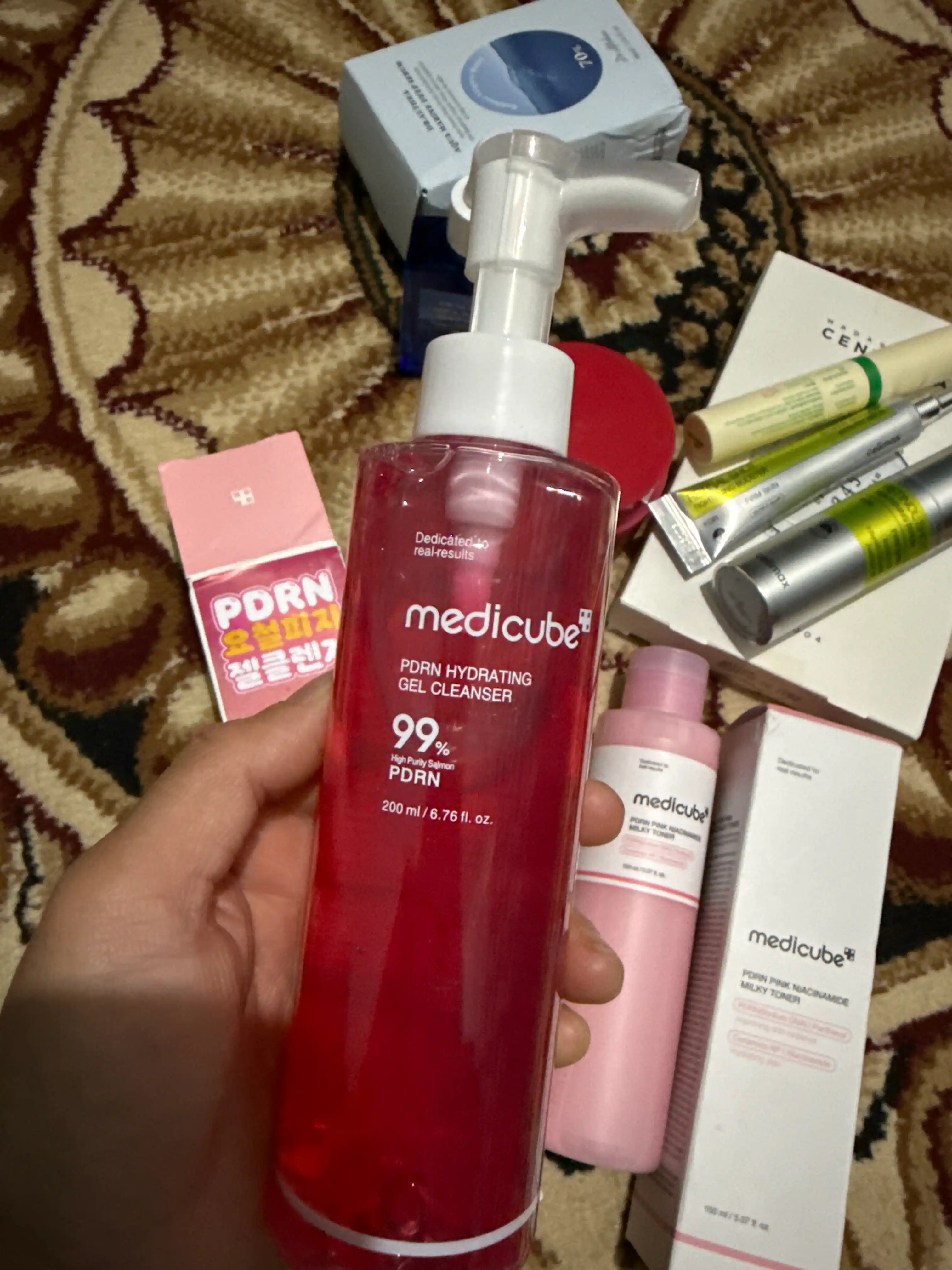 Medicube PDRN Hydrating Gel Cleanser — увлажняющий гель для умывания с 99% PDRN