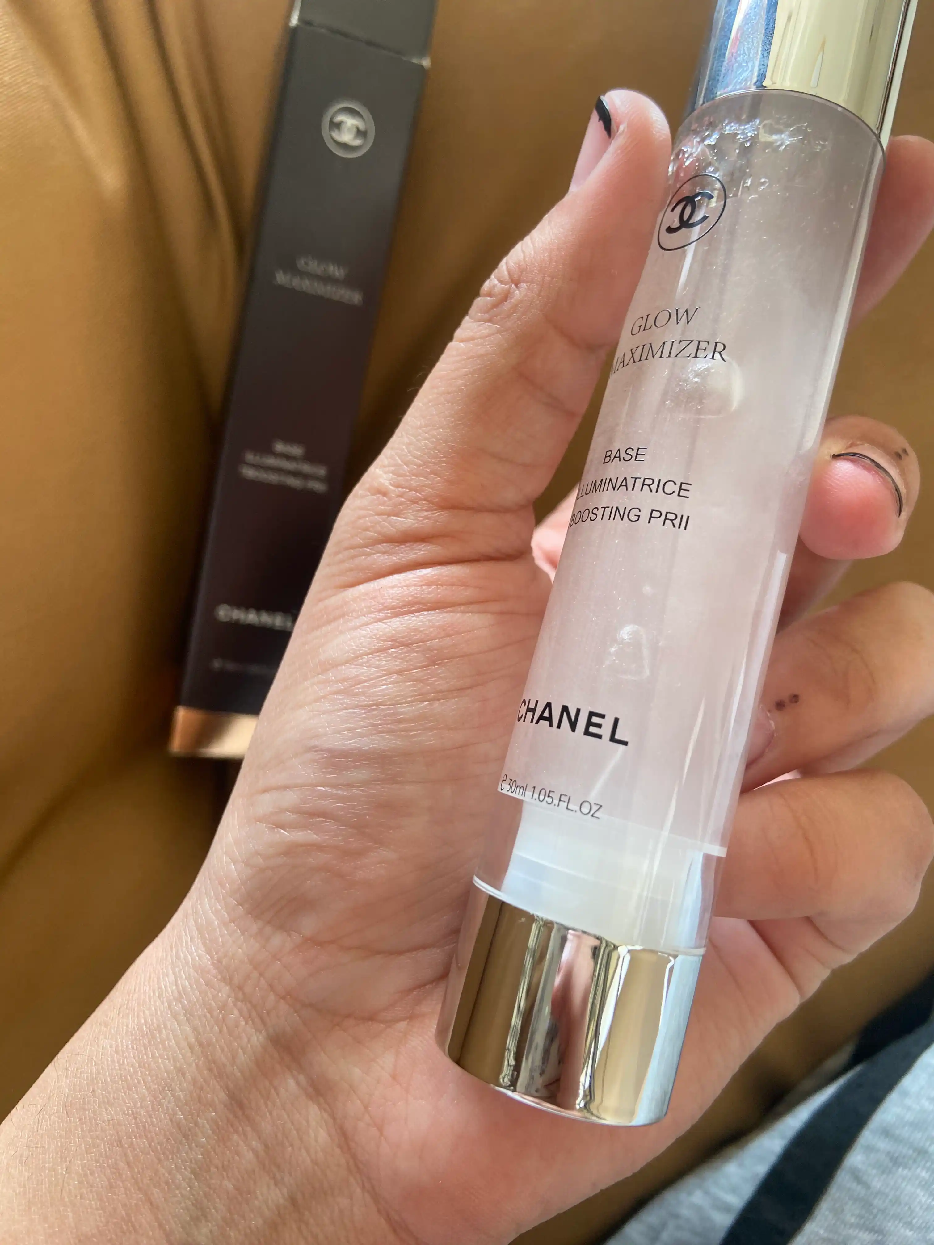 Chanel GLow Maximizer bo'yanish bazasi, namlaydi va silliqlaydi, 30 ml