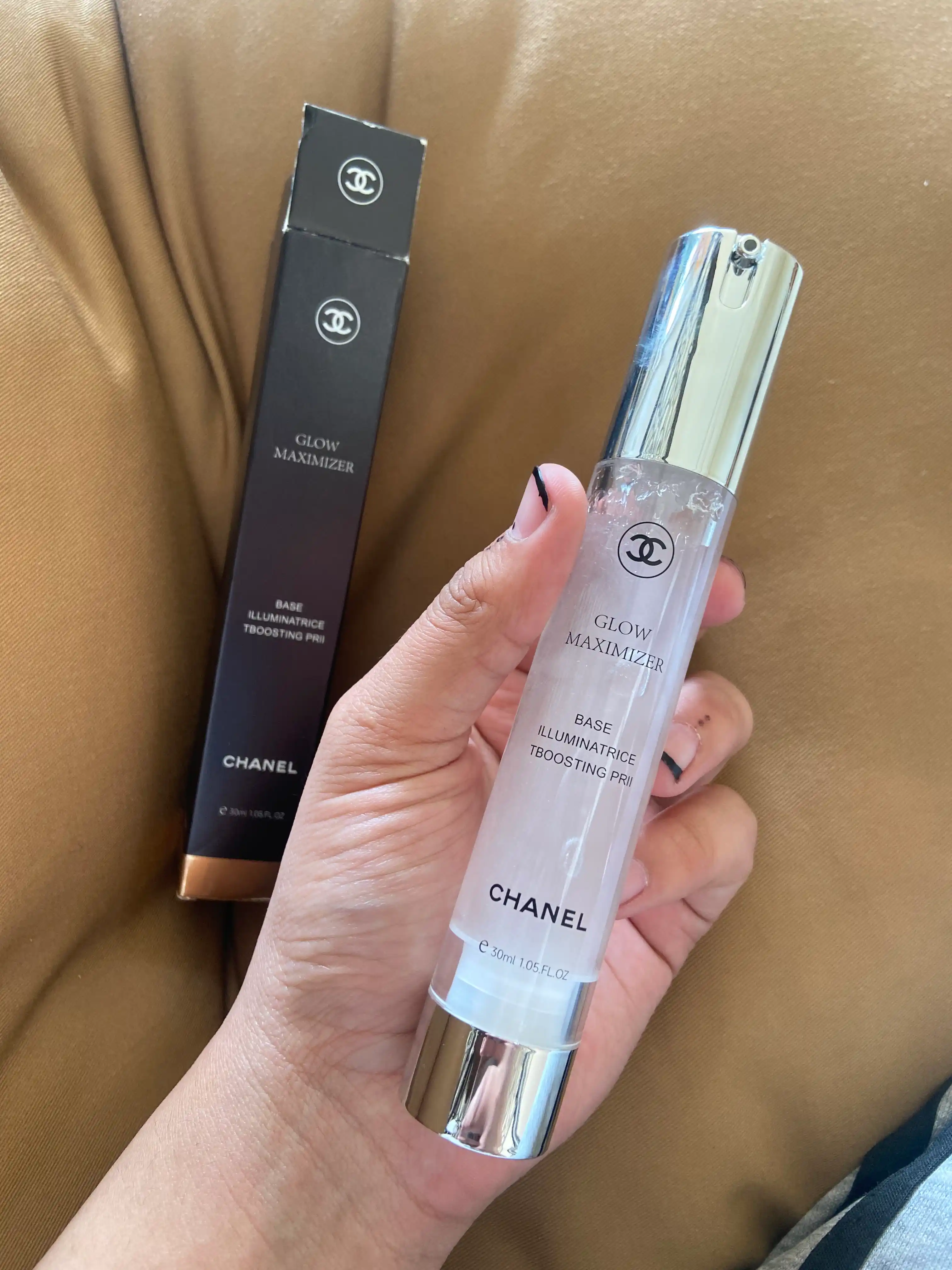 Chanel GLow Maximizer bo'yanish bazasi, namlaydi va silliqlaydi, 30 ml
