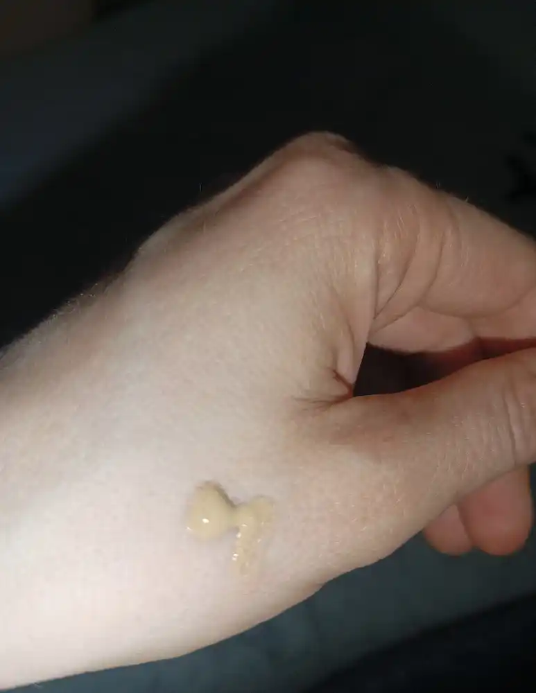 Enough Gold Snail tonal krem yuz uchun salyangoz mucinli SPF30 mat, barqaror, namlovchi