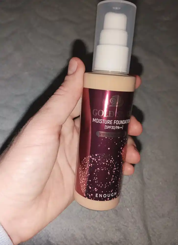 Enough Gold Snail tonal krem yuz uchun salyangoz mucinli SPF30 mat, barqaror, namlovchi