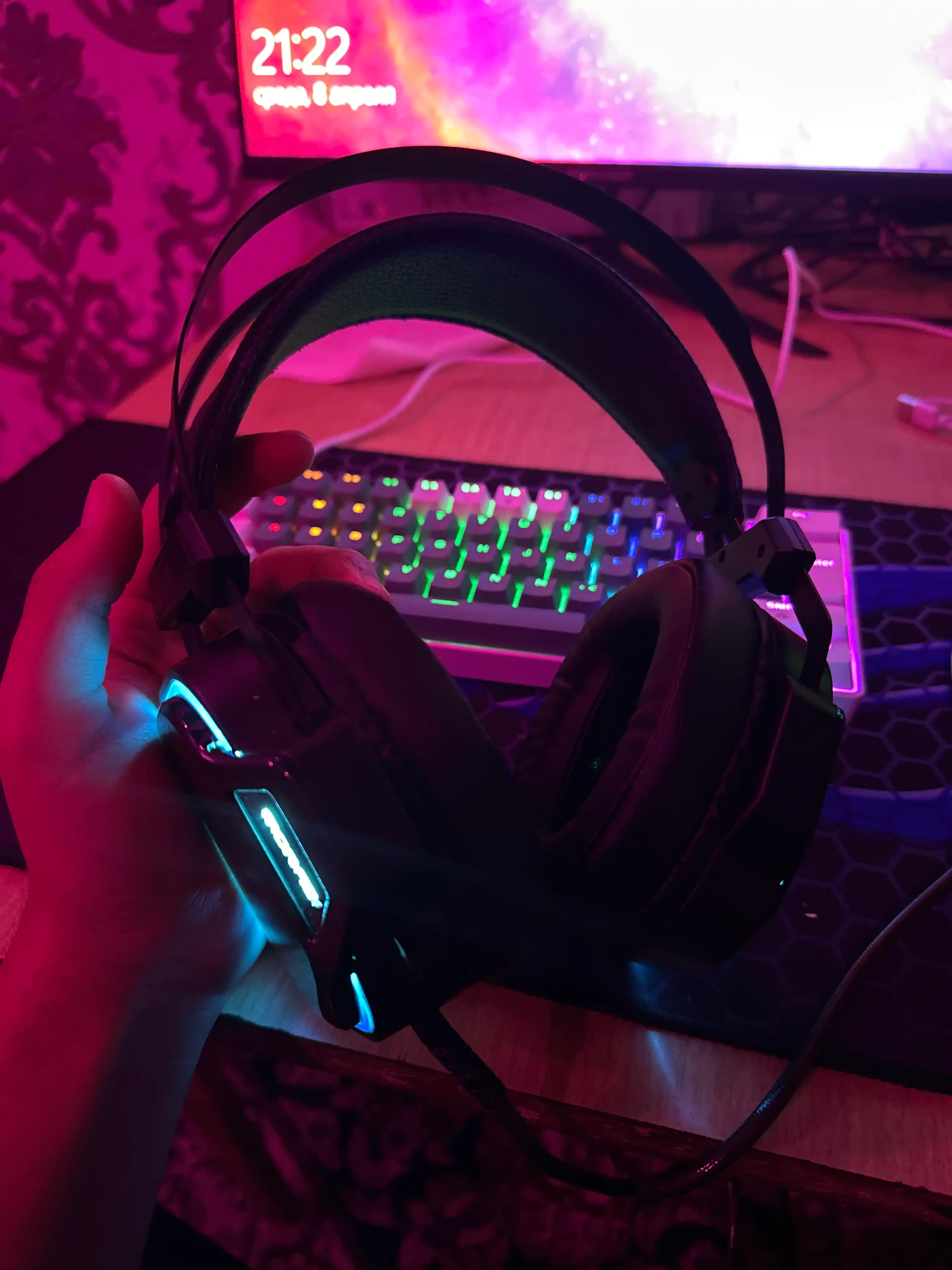 Игровые наушники Moradi V10, с RGB подсветкой и микрофоном