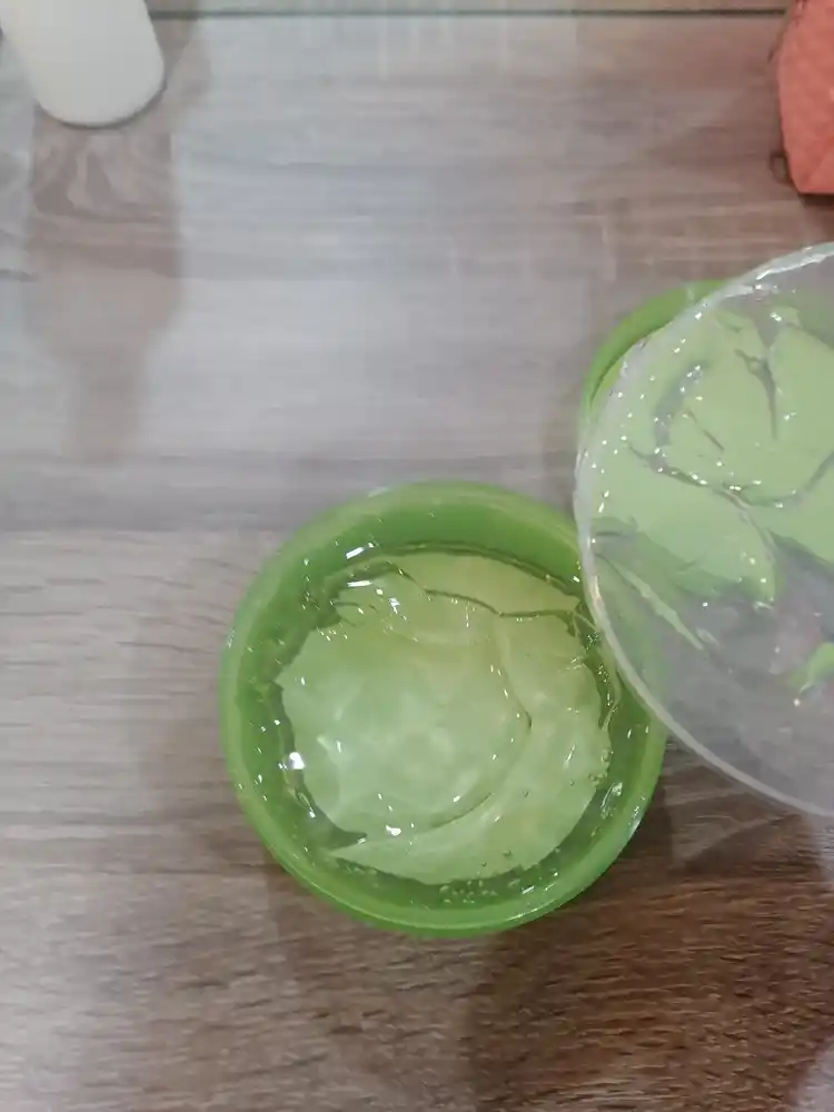 Farmstay aloe vera universal gel tinchlantiradi, yuz va tana uchun, namlovchi parvarish