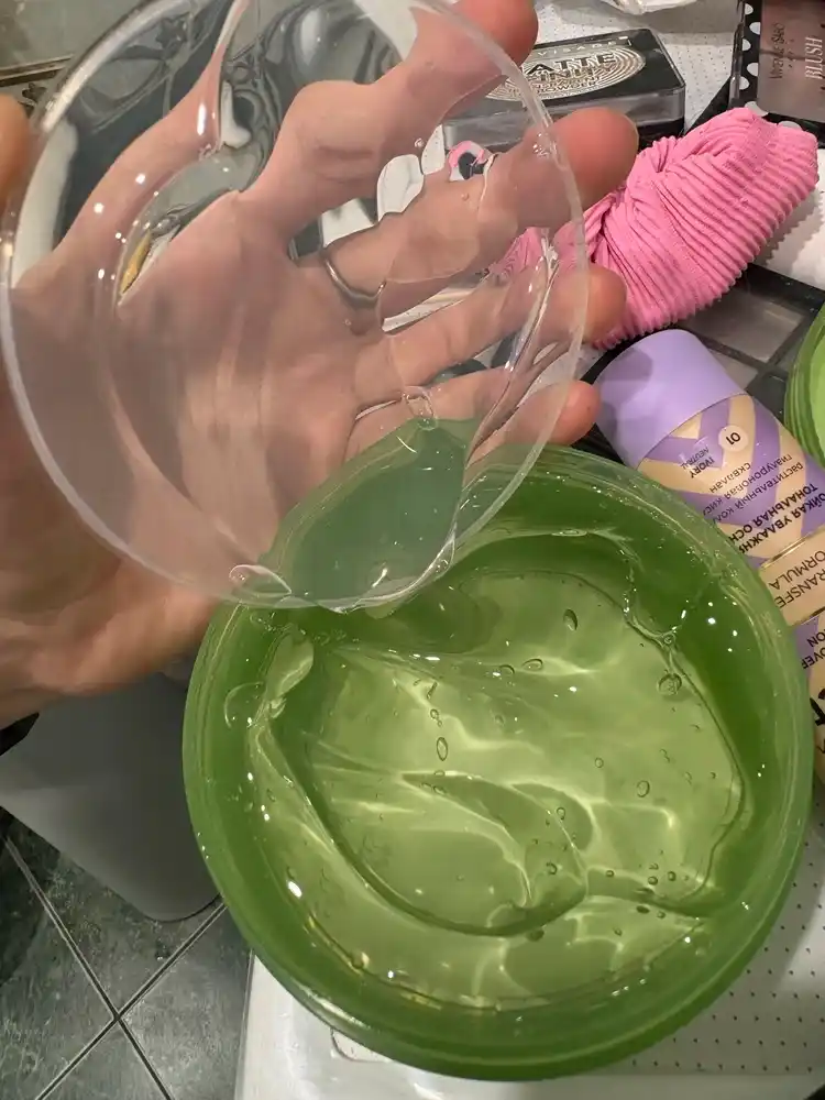 Farmstay aloe vera universal gel tinchlantiradi, yuz va tana uchun, namlovchi parvarish