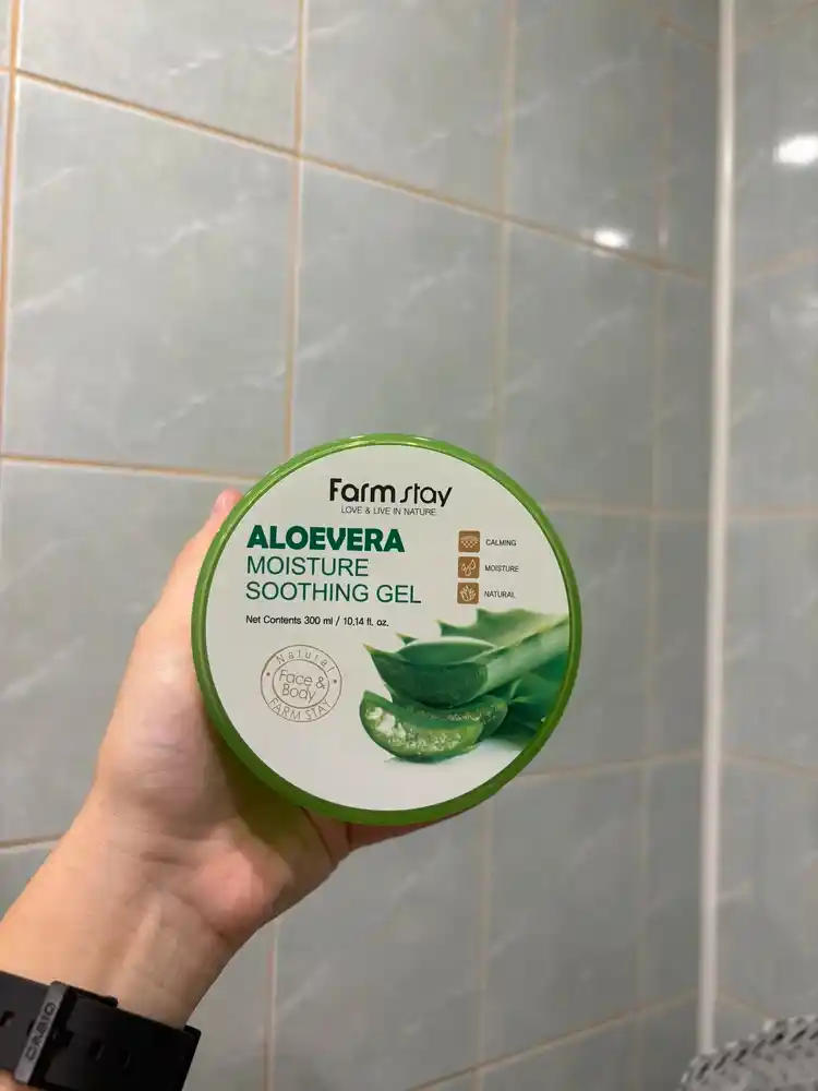 Farmstay aloe vera universal gel tinchlantiradi, yuz va tana uchun, namlovchi parvarish
