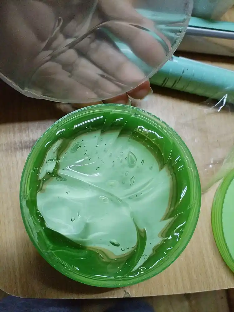 Farmstay aloe vera universal gel tinchlantiradi, yuz va tana uchun, namlovchi parvarish