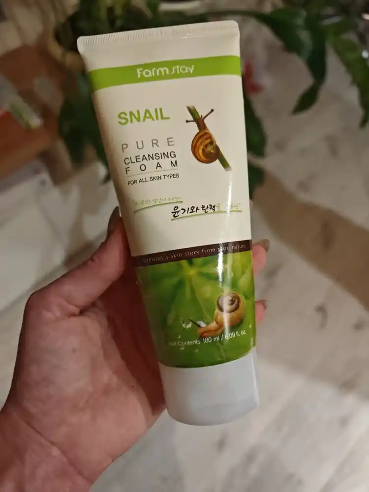 Farmstay yuz yuvish ko'pigi salyangoz mucinli Snail Pure Cleansing Foam tozalovchi