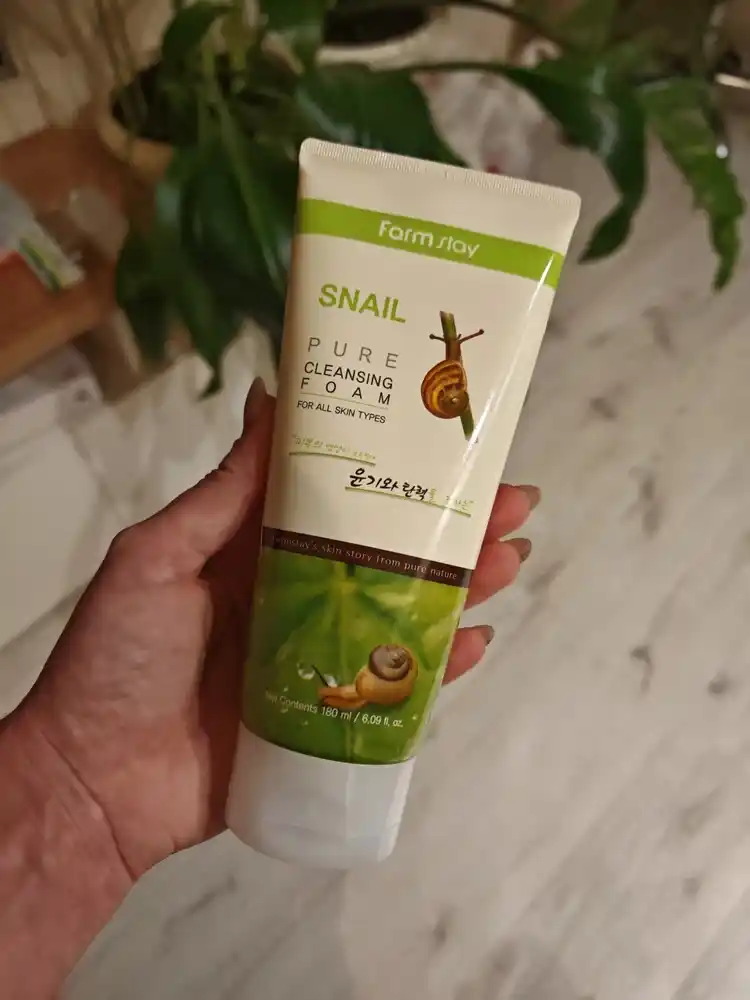 Farmstay yuz yuvish ko'pigi salyangoz mucinli Snail Pure Cleansing Foam tozalovchi