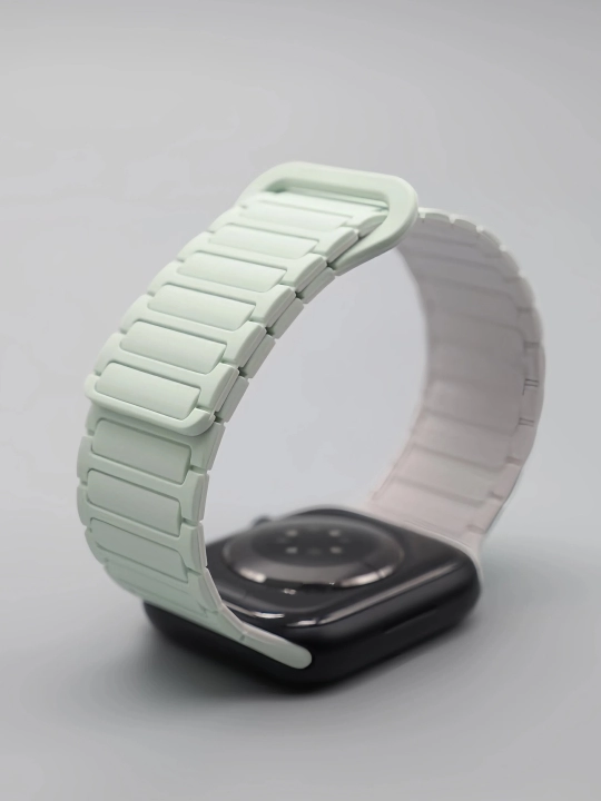 X Magnetic Silicone 4: жидкий силикон, дизайн 3 звена, магнитный ремешок