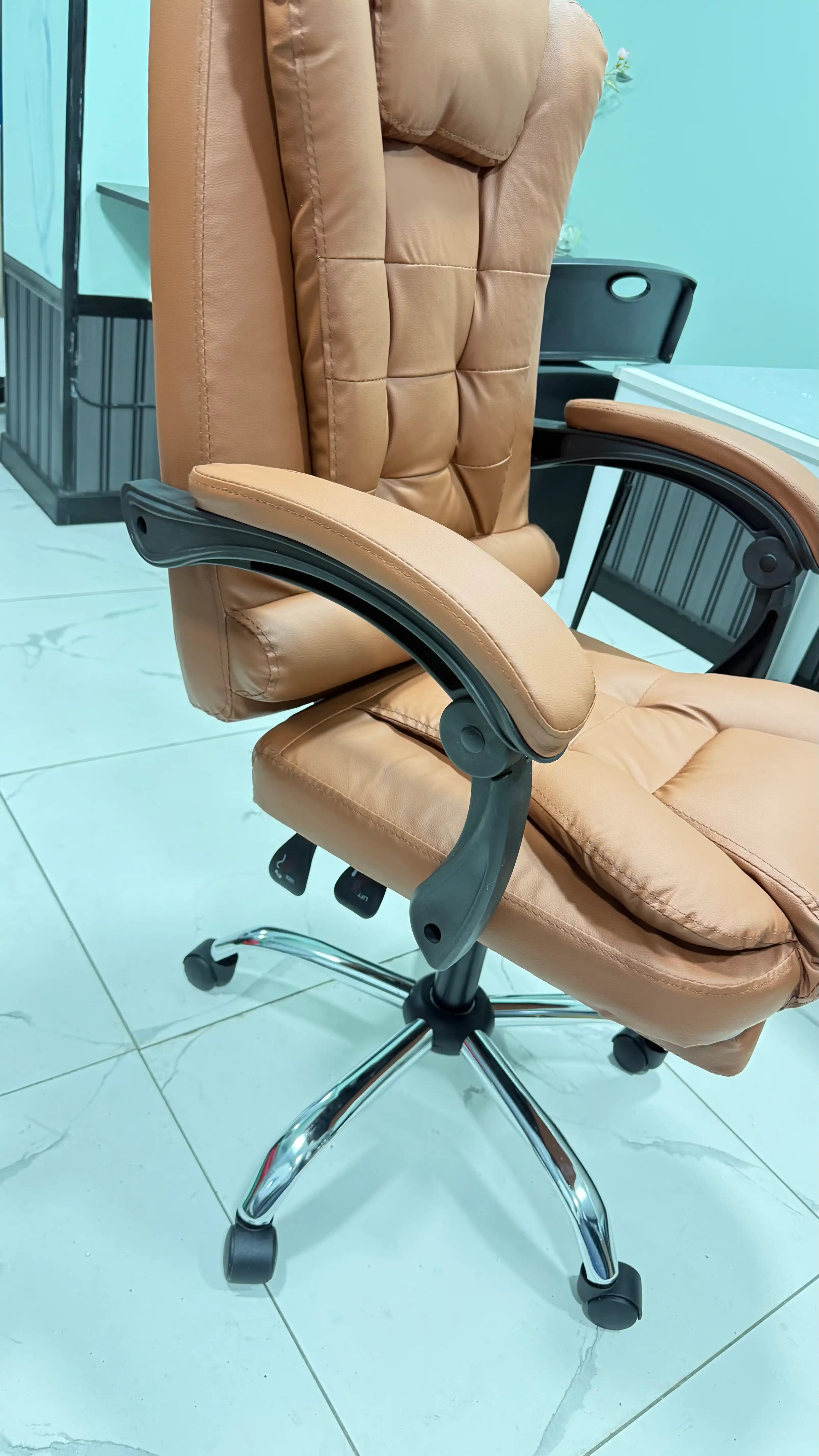 Dafna kompaniyasining VIBRO MASSAGE xodimlar kreslosi, vibro-massajyor