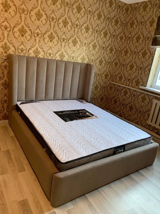 Yumshoq karavot matras bilan (2 kishilik)