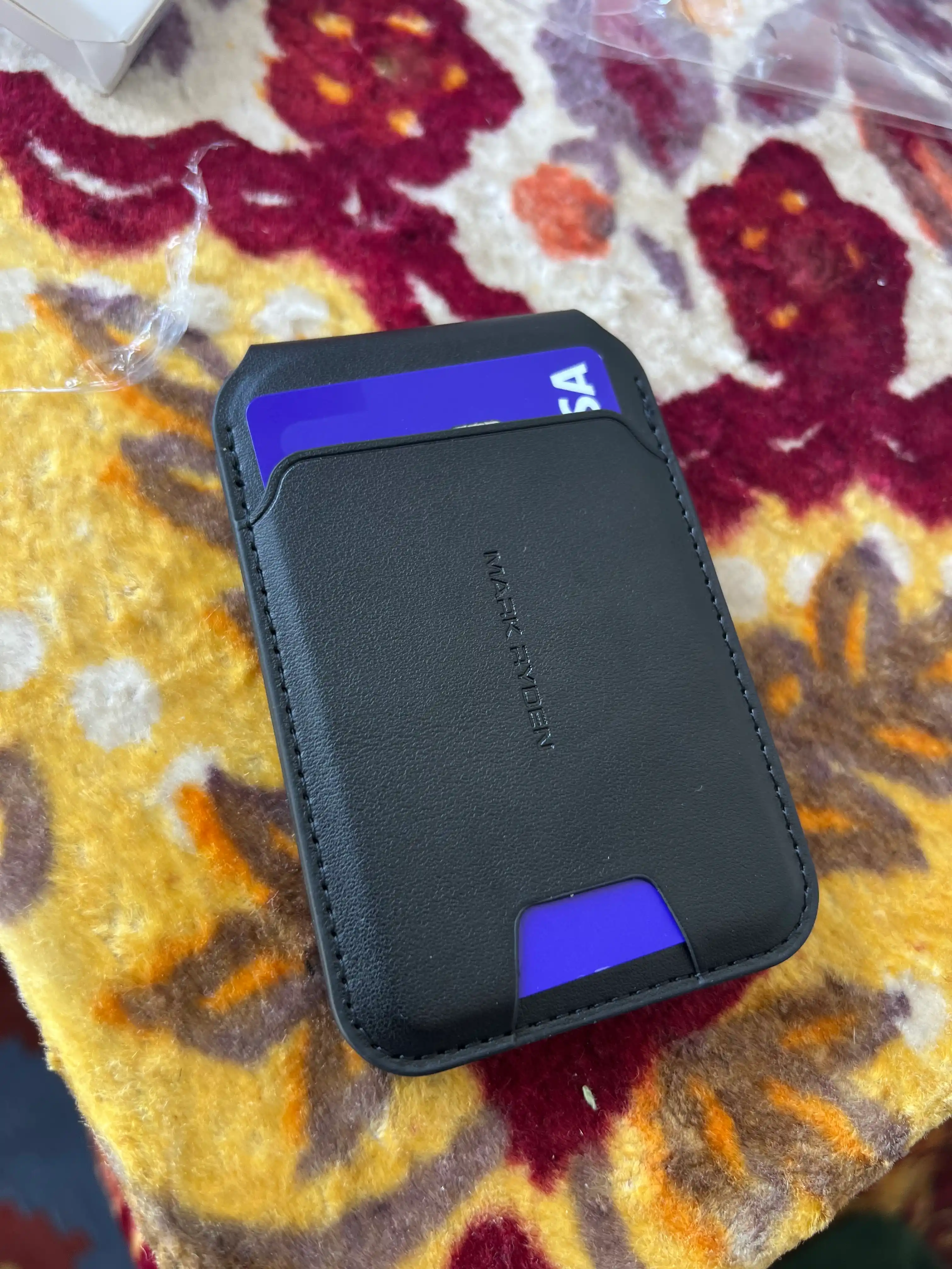 Кардхолдер Mark Ryden MR21 MagSafe для iPhone с RFID защитой