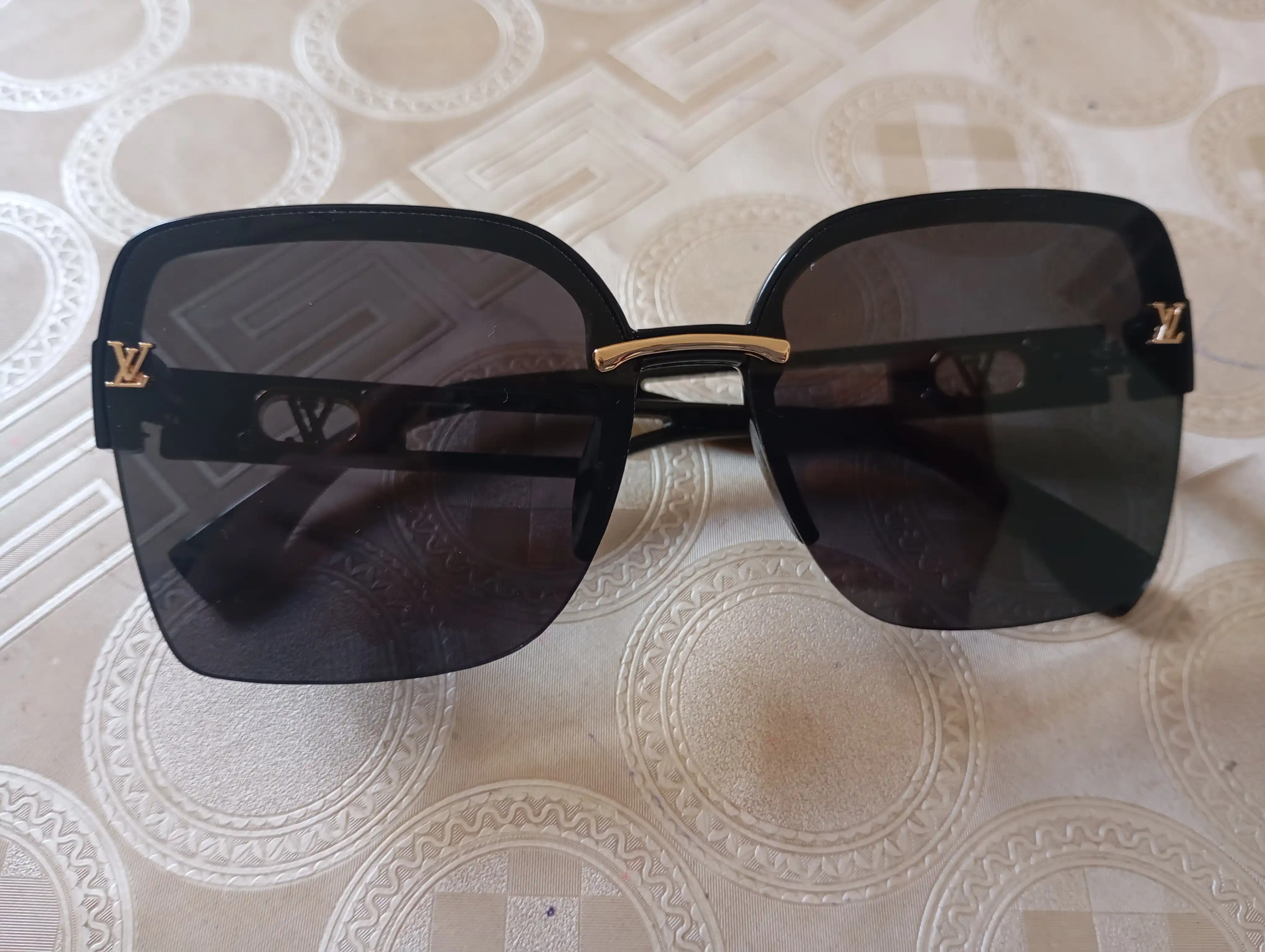 Quyoshdan saqlovchi ko'zoynaklar, ayollar uchun
