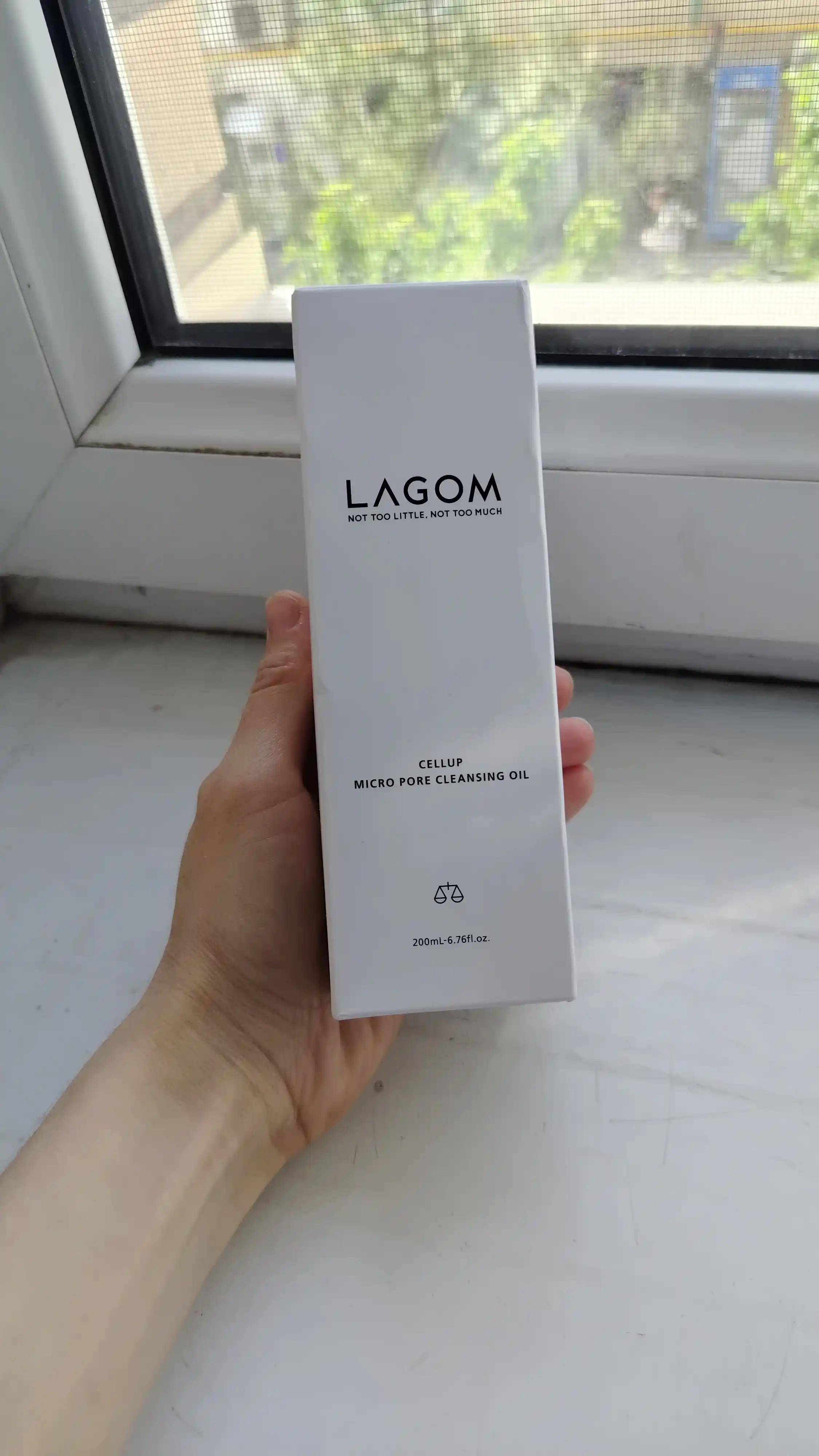 LAGOM — Gidrofil yog‘ makiyaj, SPF va sebumni tozalovchi, 200 ml