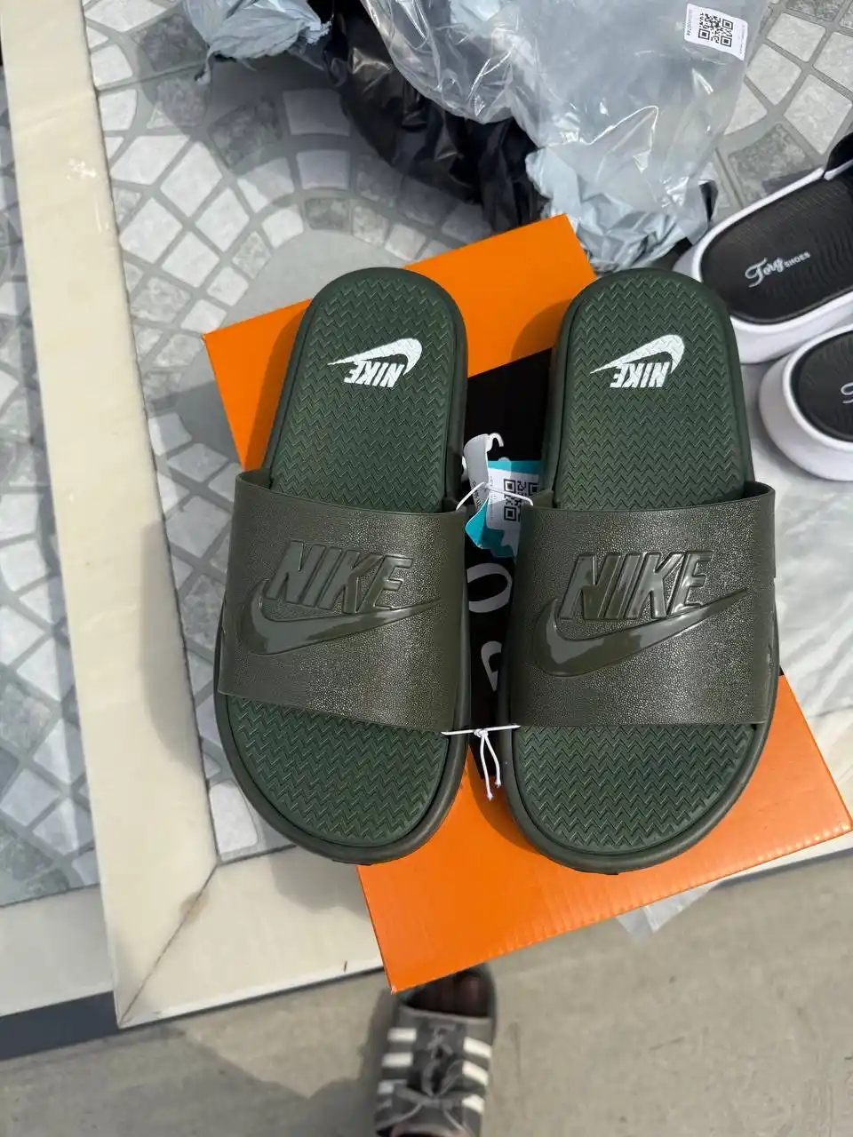 Ko‘cha uchun erkaklar uchun chiroyli, Nike slide yengil va qulay  shippaklari