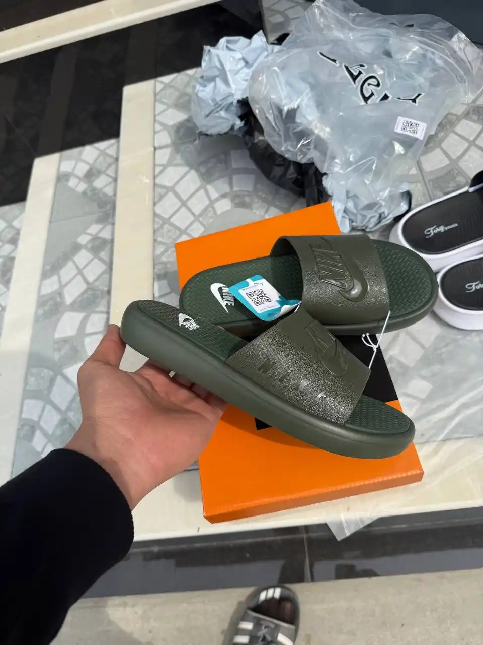 Ko‘cha uchun erkaklar uchun chiroyli, Nike slide yengil va qulay  shippaklari