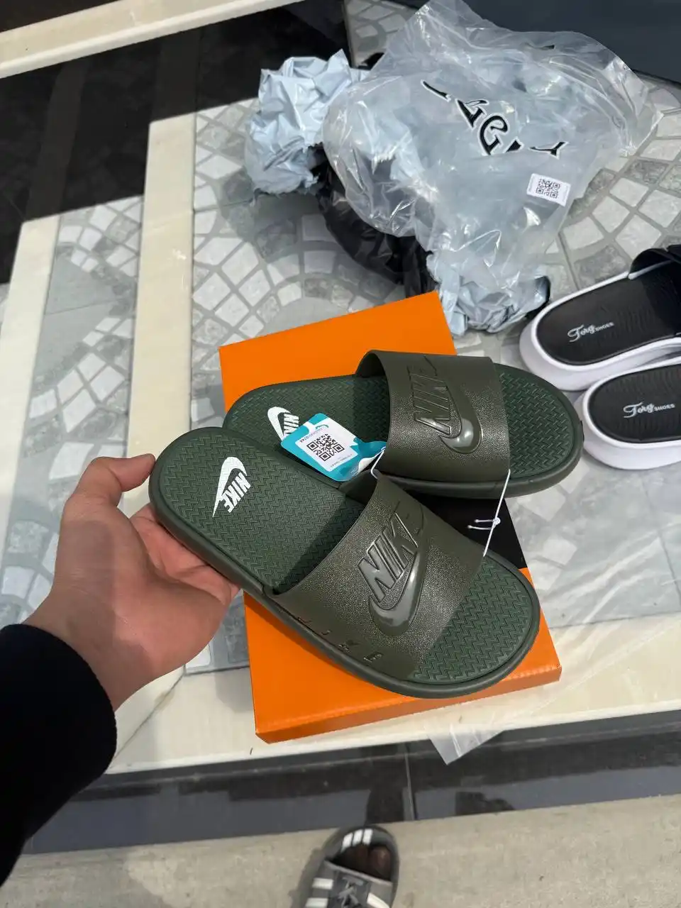 Ko‘cha uchun erkaklar uchun chiroyli, Nike slide yengil va qulay  shippaklari