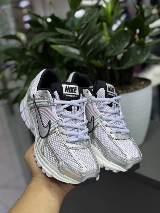 Кроссовки Nike Vomero – максимальный комфорт, амортизация и современный дизайн