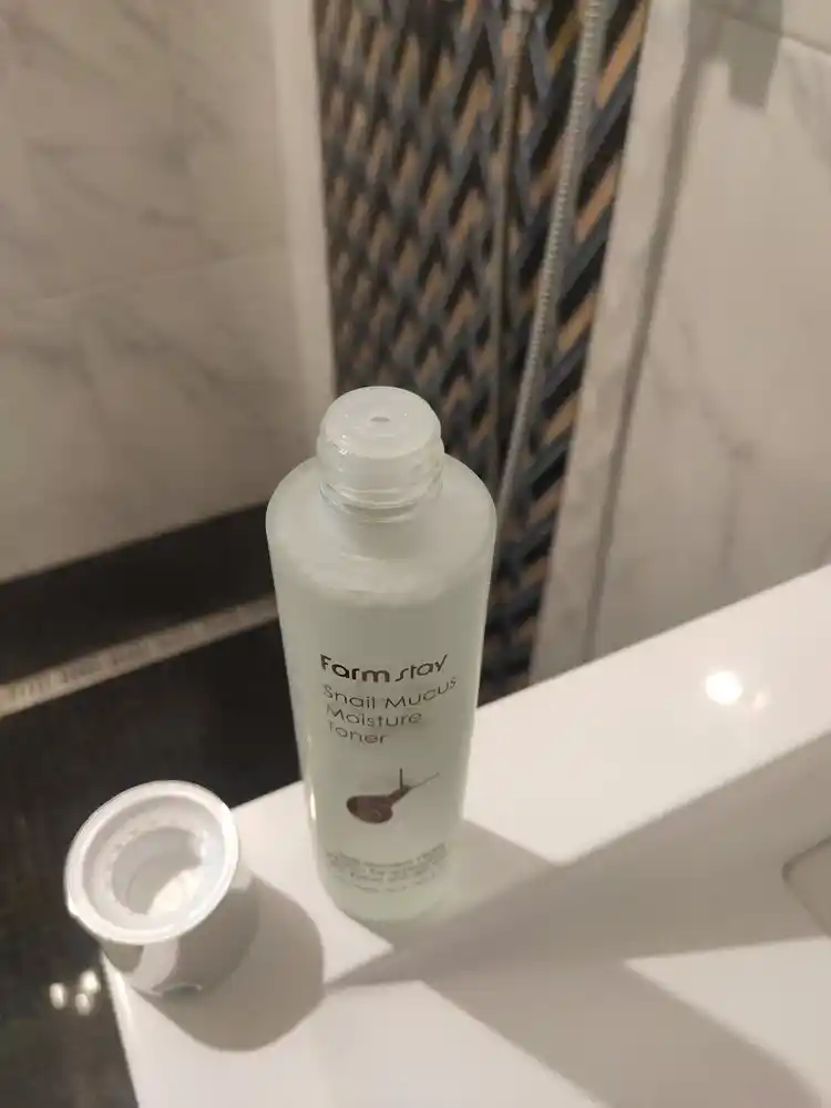 Farmstay toner yuz uchun salyangoz mucinli Escargot Noblesse Intensive, kuchli namlash