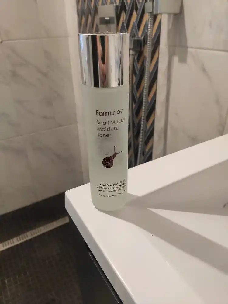 Farmstay toner yuz uchun salyangoz mucinli Escargot Noblesse Intensive, kuchli namlash