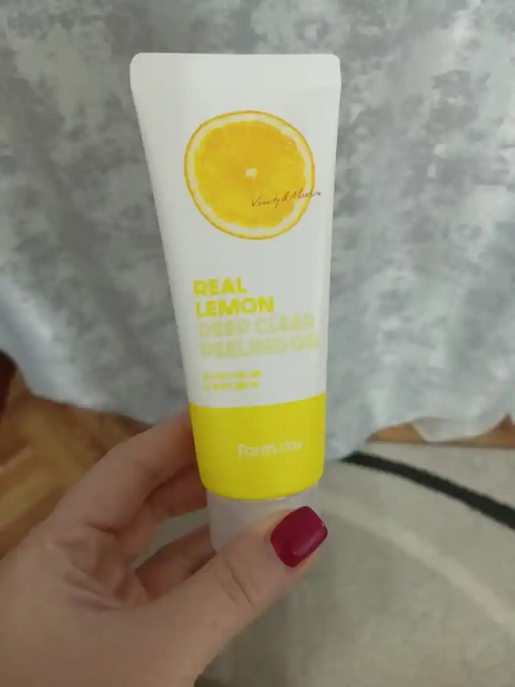 Farmstay piling-skatka yuz uchun tozalovchi peeling-gel, yumshoq eksfoliatsiya