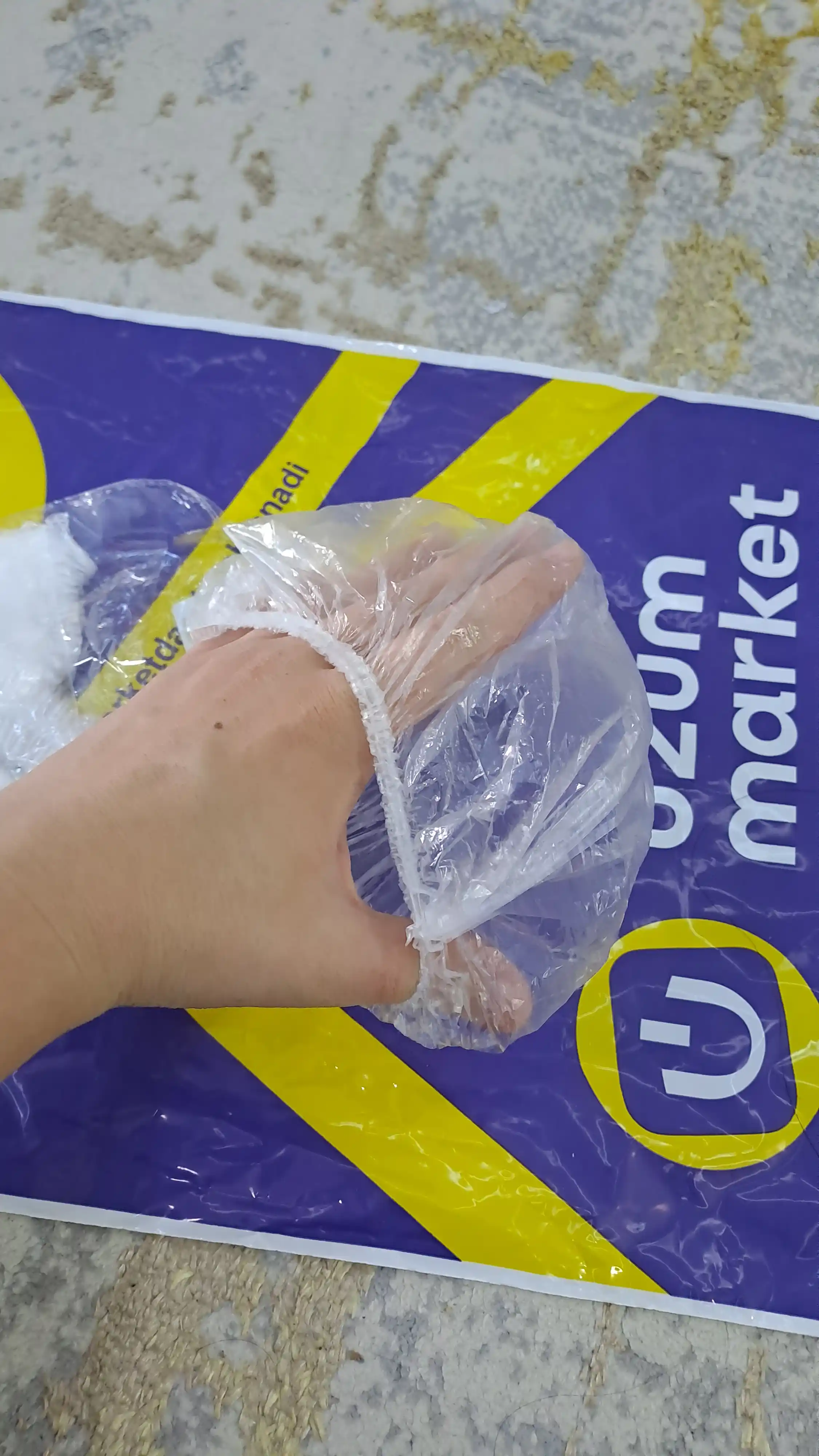 Rezinkali oziq-ovqat paketlari, idish-tovoq va ovqat uchun