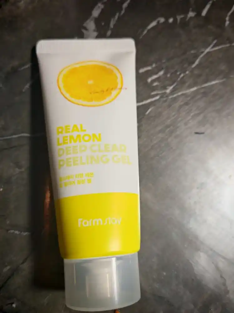 Farmstay piling-skatka yuz uchun tozalovchi peeling-gel, yumshoq eksfoliatsiya