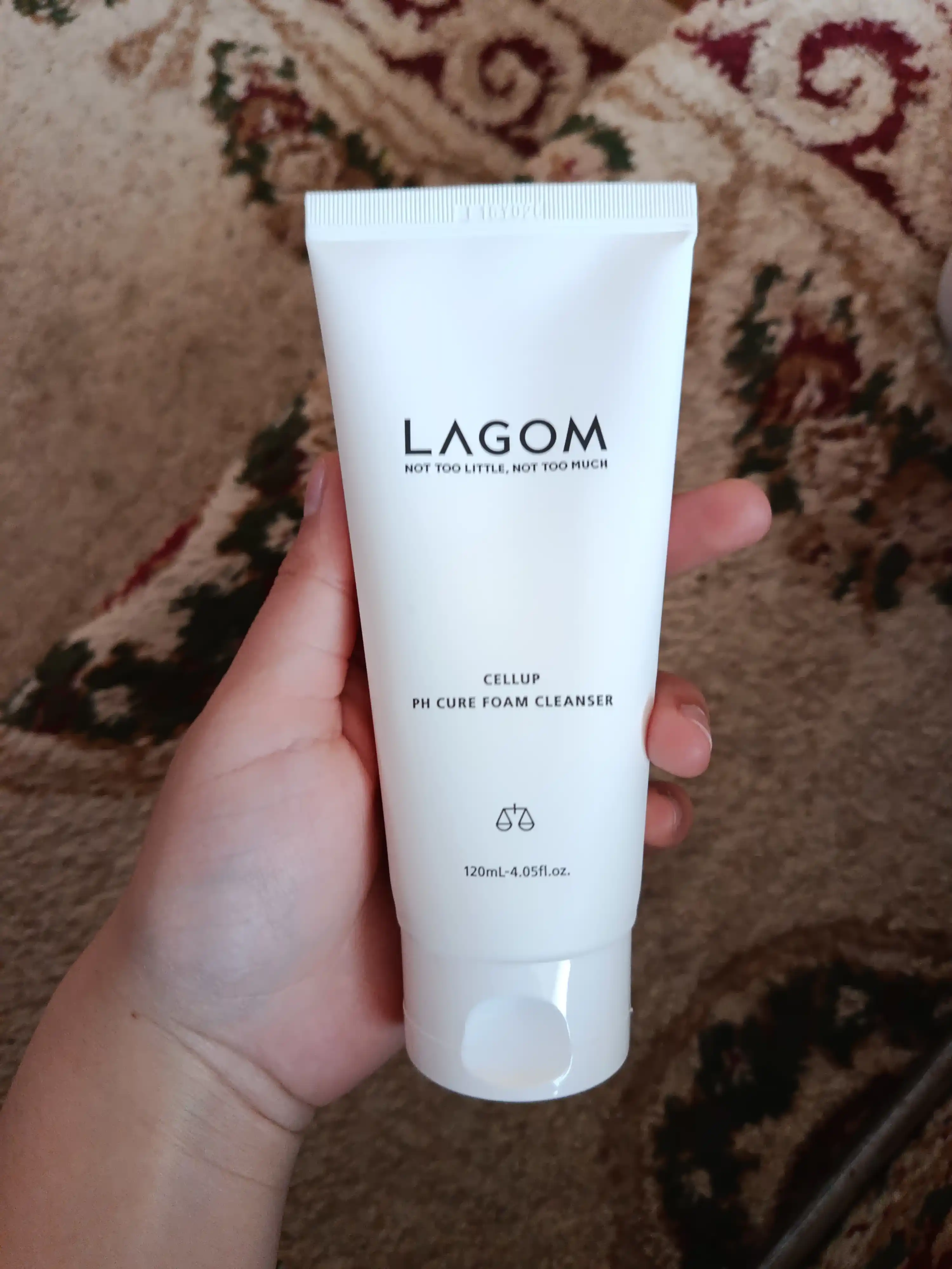 Normal, yog'li, ta'sirchan yuzlarga yuz yuvish ko'pigi, Lagom Cellup Ph Cure Foam Cleanser