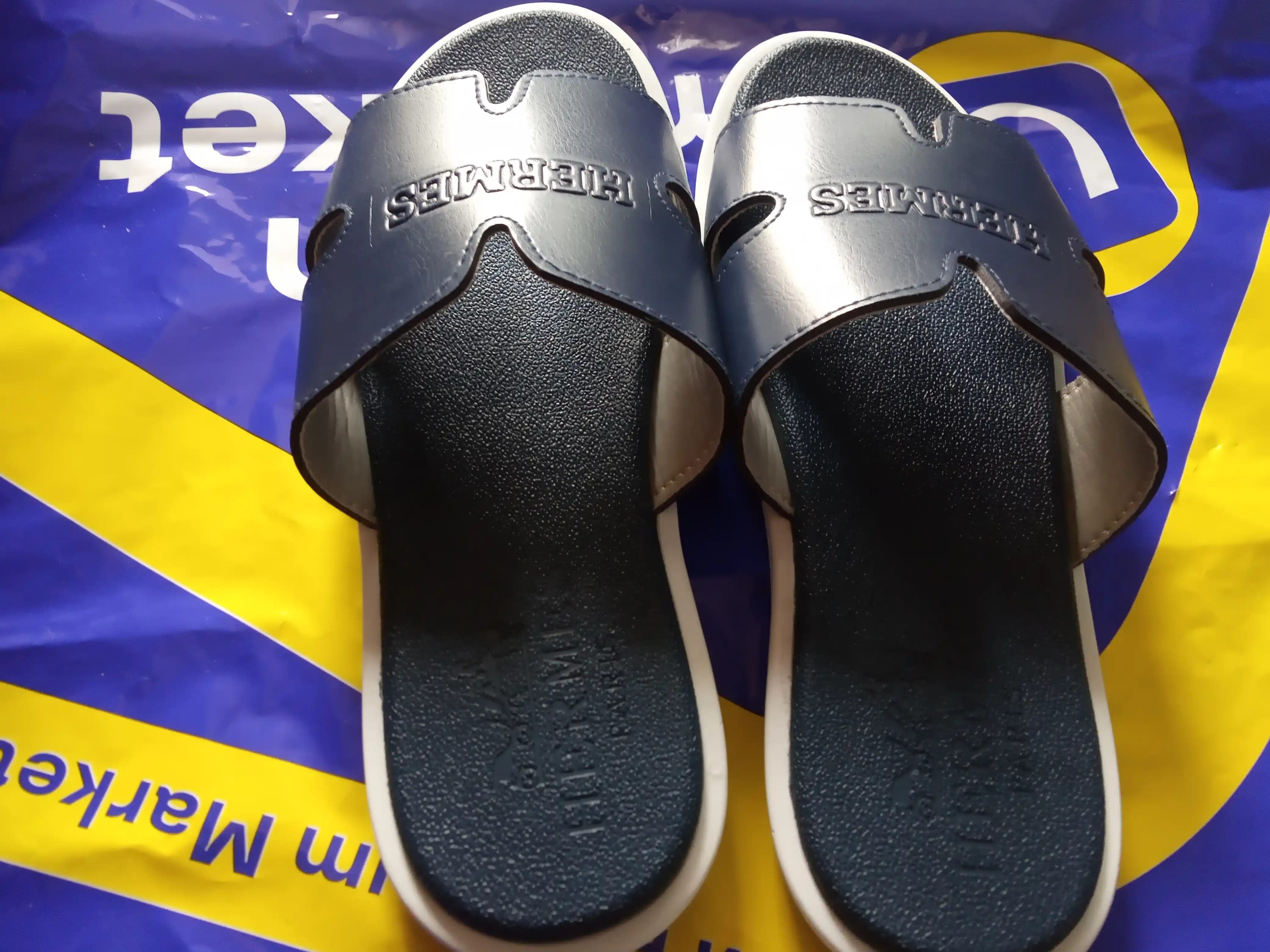Erkaklar shippagi Hermes 39-44