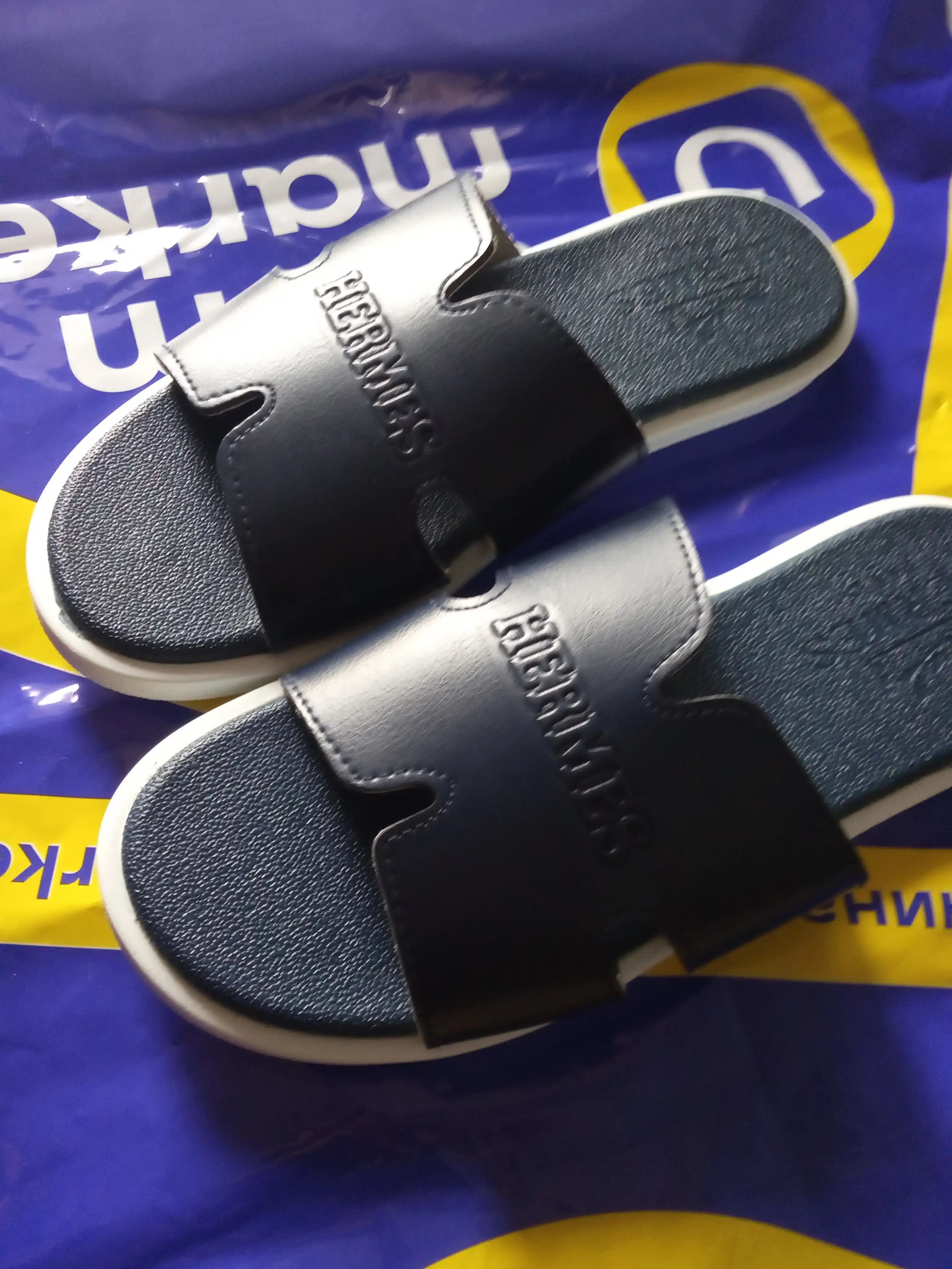Erkaklar shippagi Hermes 39-44