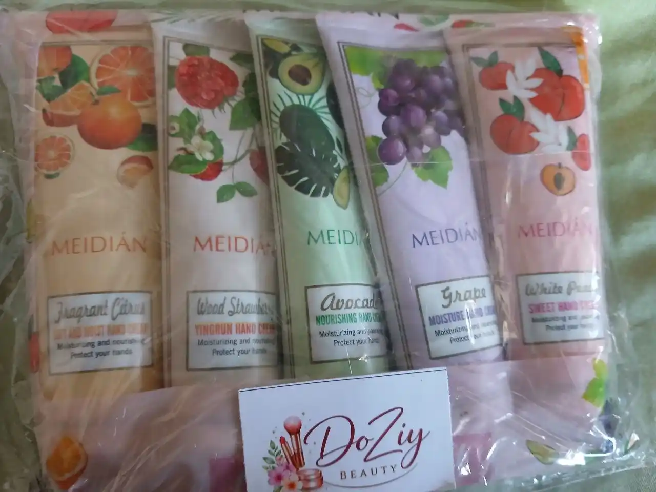 MEIDIAN mevali qo‘l kremi, oziqlantiradi, yumshatish va oqartirish hususiyatiga ega
