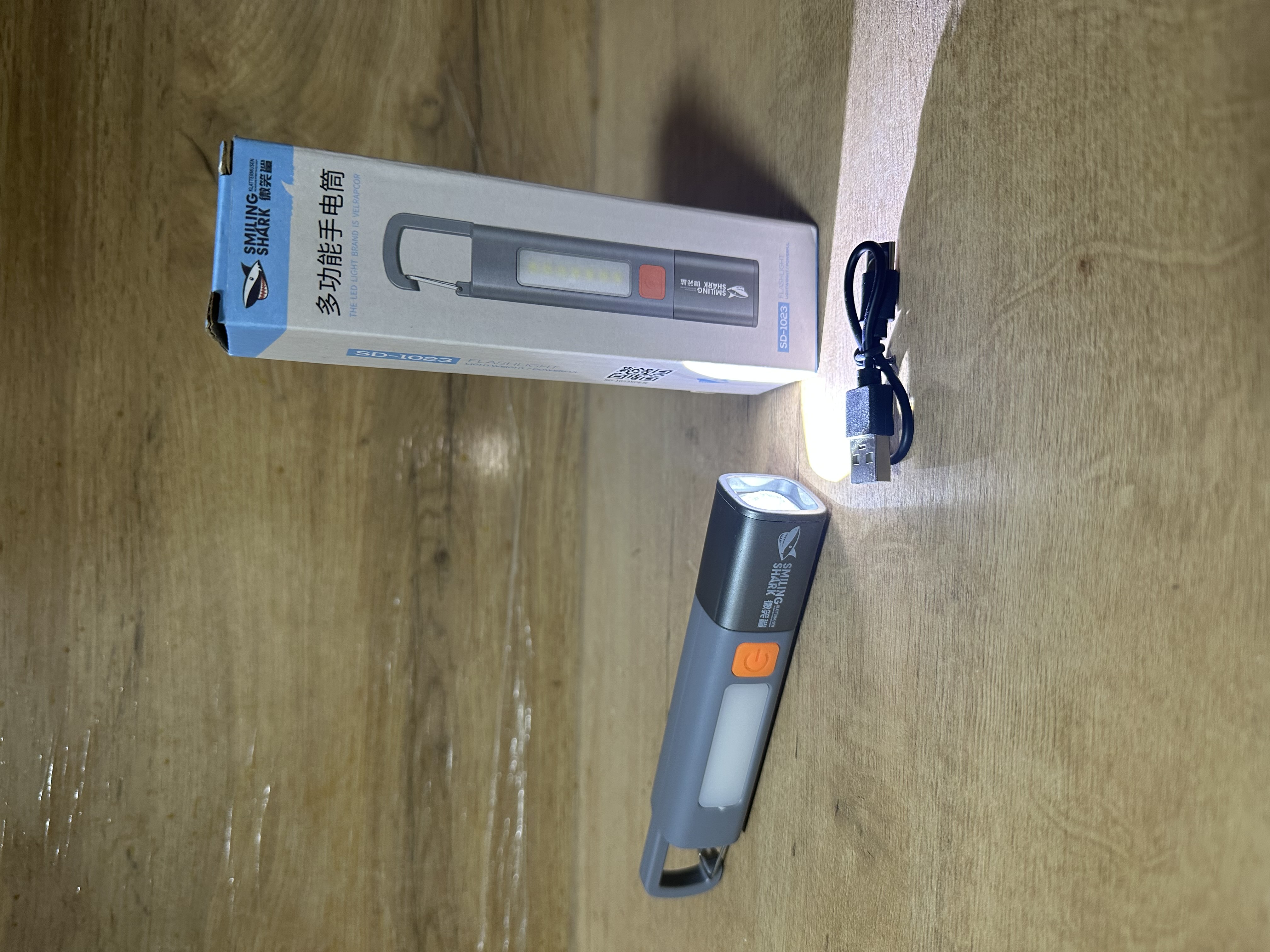 Karabin bilan akkumulyatorli chiroq SD-1023, osilgan