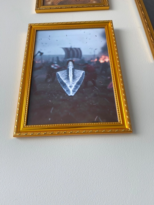 Dekorativ devor rasmi "Viking Shiddati", oltin rangli ramkada, 20 x 30 sm