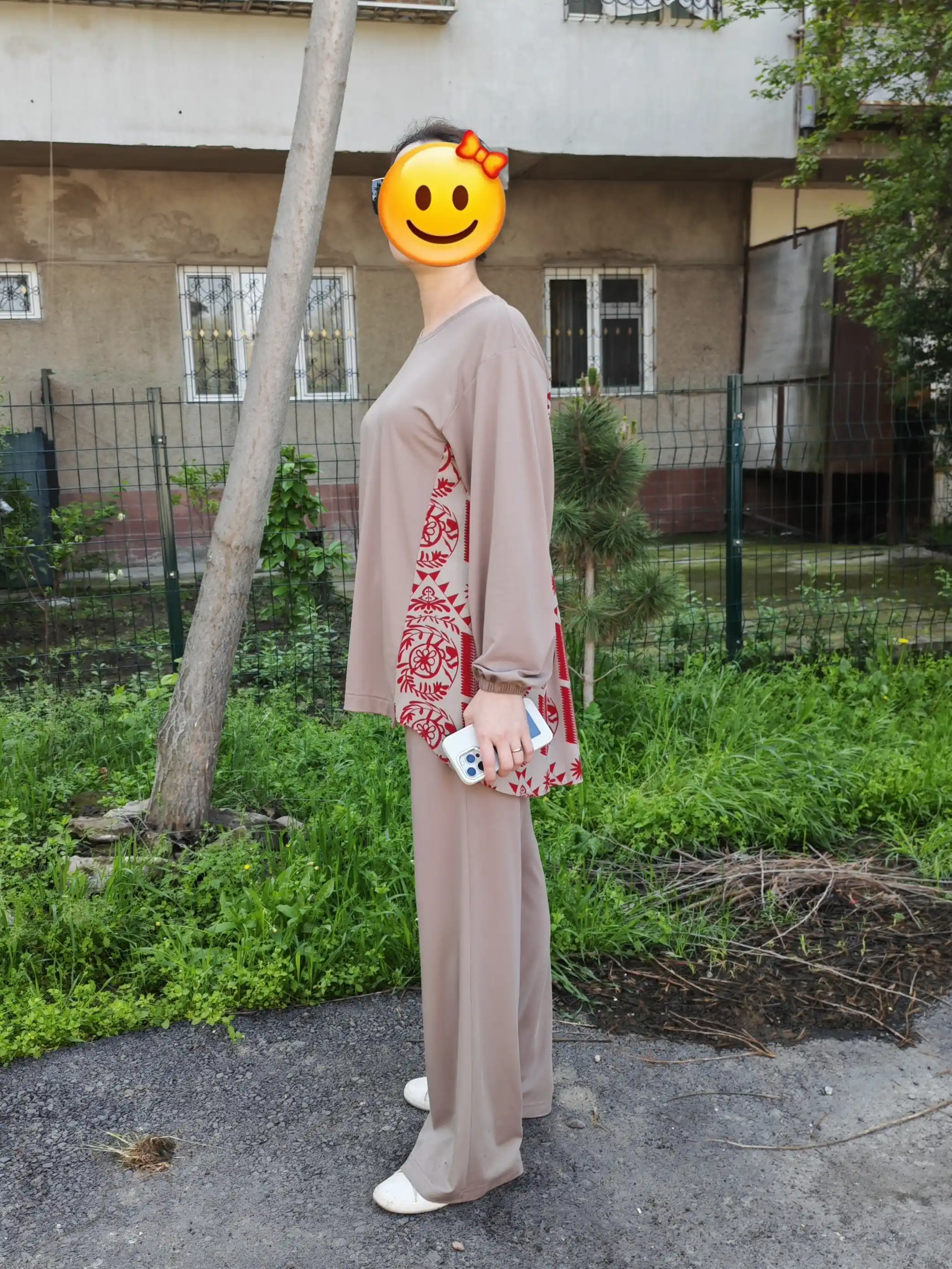 Ayollar kostyumi, viskoza va tabiiy shtapel