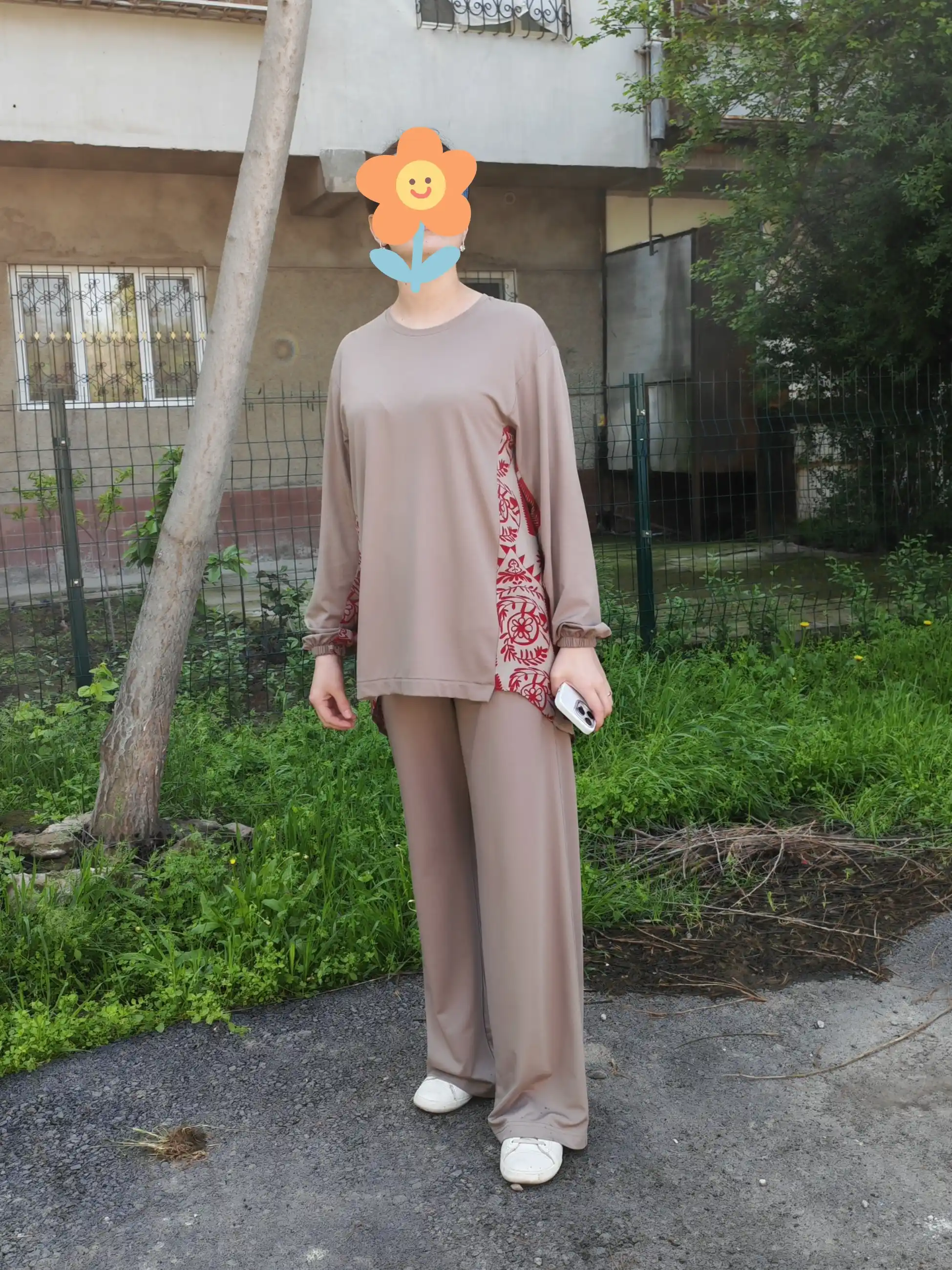 Ayollar kostyumi, viskoza va tabiiy shtapel