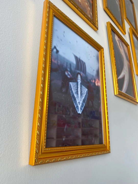 Dekorativ devor rasmi "Viking Shiddati", oltin rangli ramkada, 20 x 30 sm